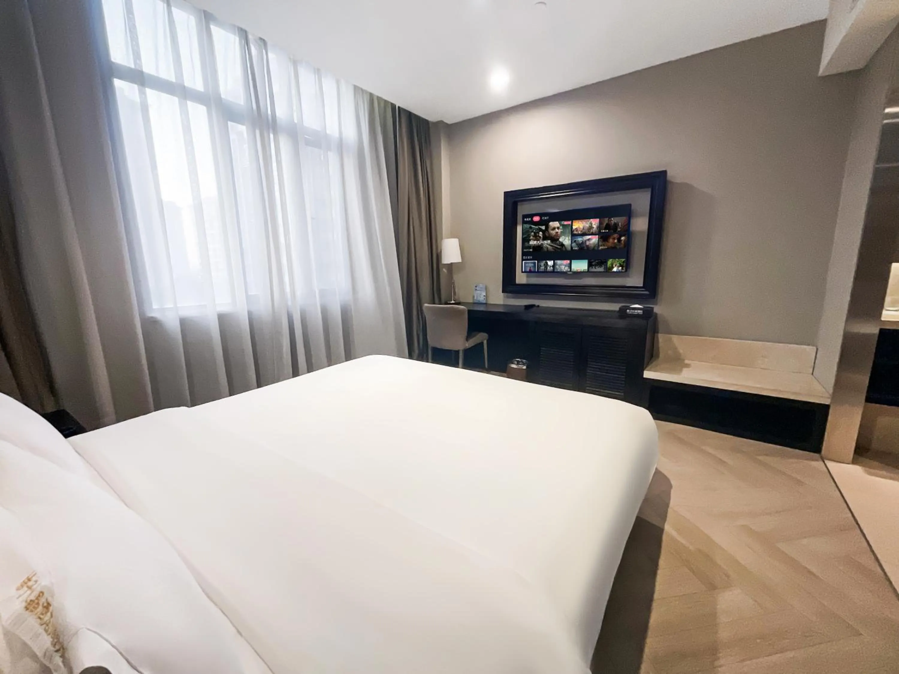 Bed in Crystal Orange Hotel Shanghai International Tourism Resort Chuansha