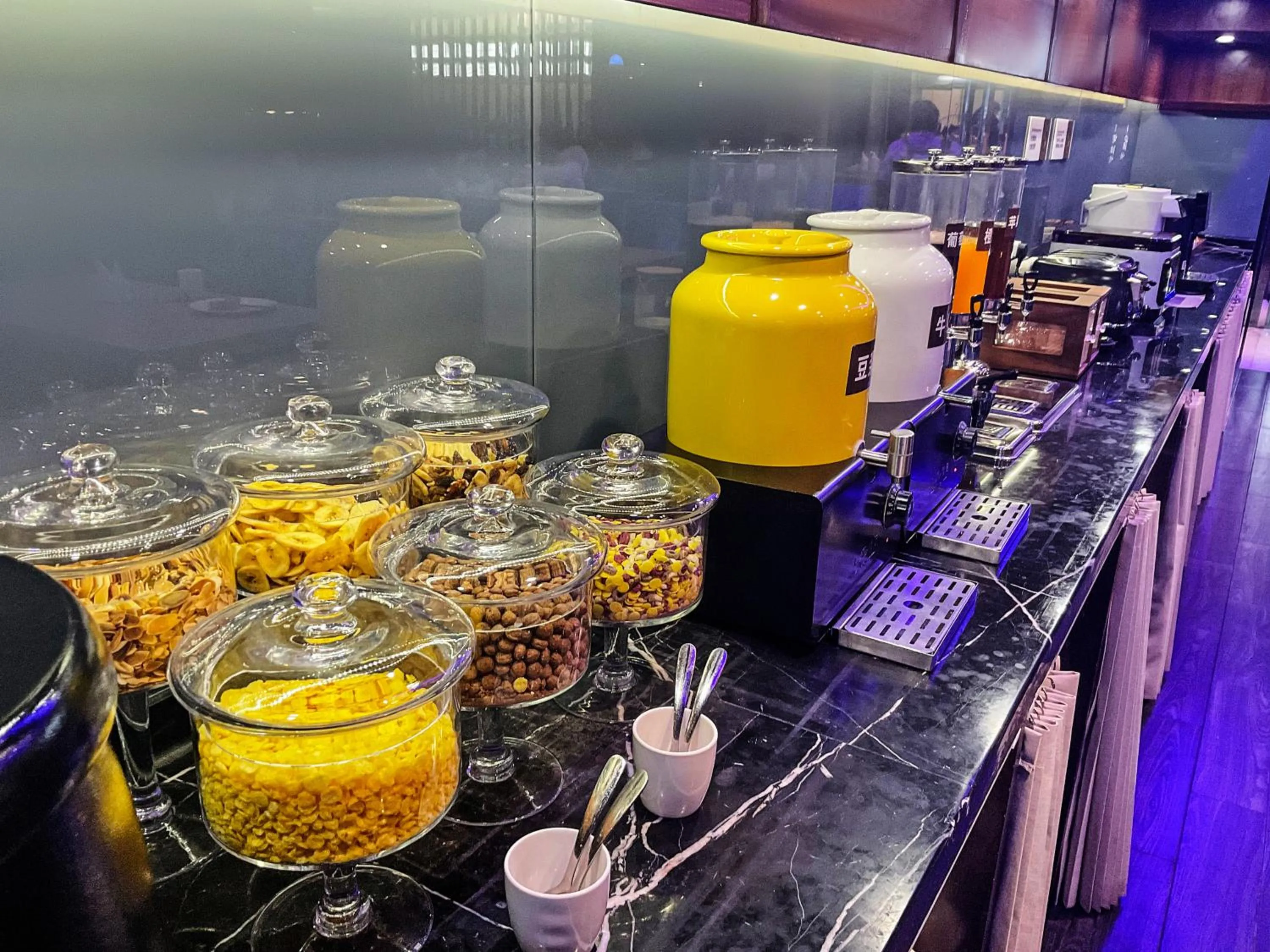 Breakfast in Crystal Orange Hotel Shanghai International Tourism Resort Chuansha