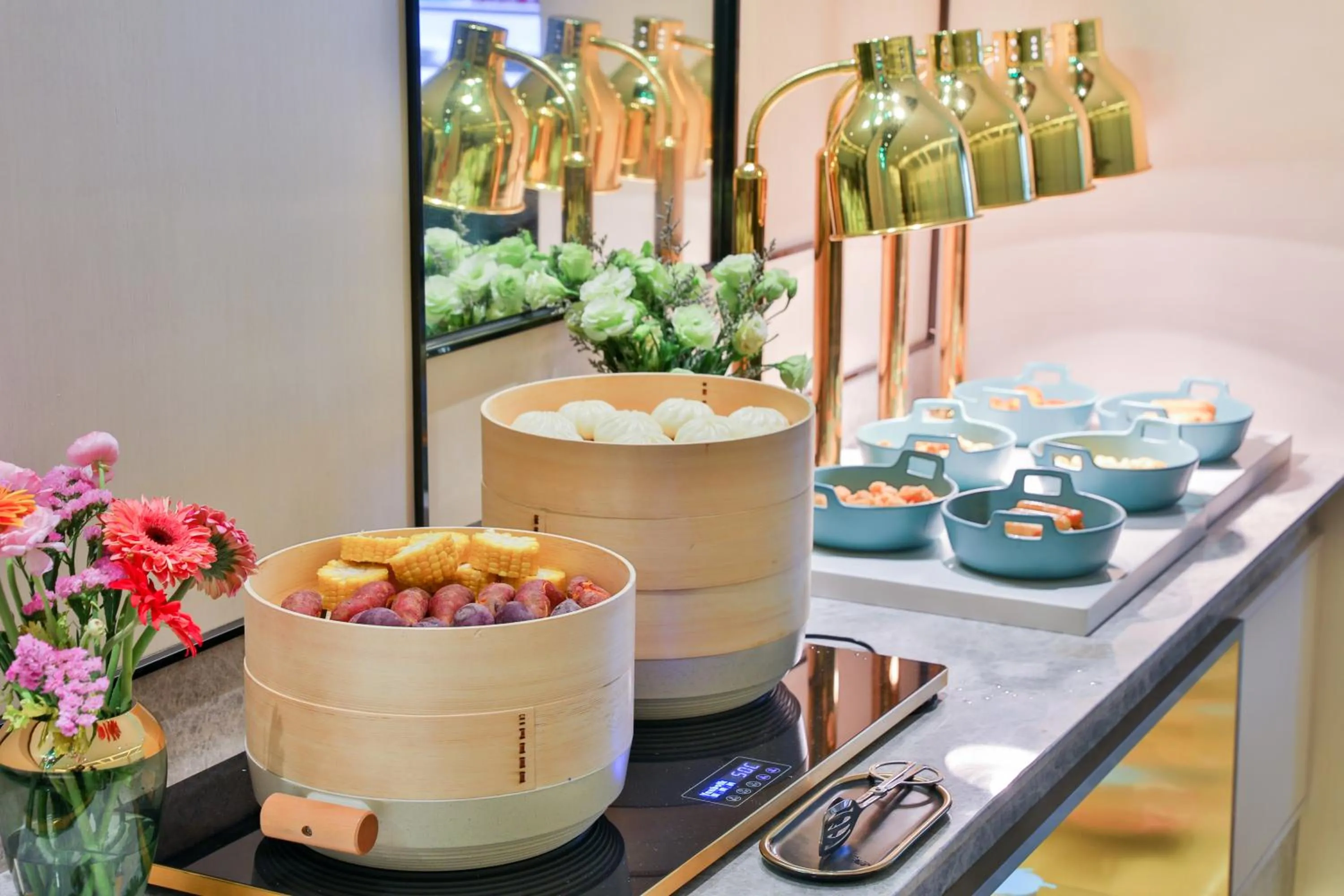 Restaurant/places to eat in Crystal Orange Hotel Shanghai Hongqiao Jinhui Road