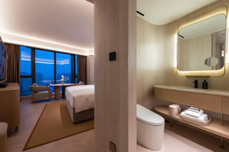 Photo of the whole room, Bed in Shanghai Changfeng Business District Orange Crystal Hotel