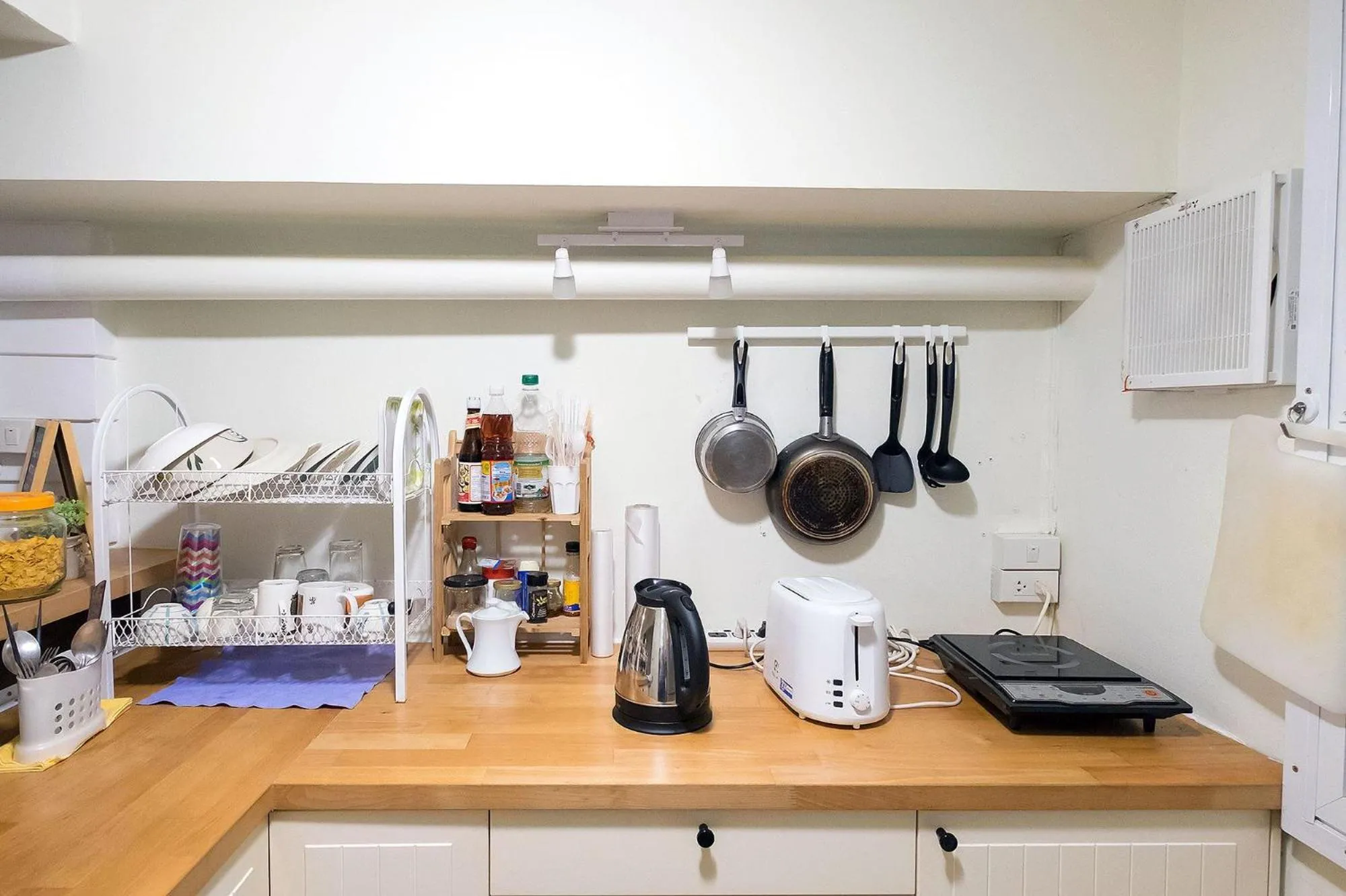 Coffee/tea facilities, Kitchen/Kitchenette in Tini Kati Hostel