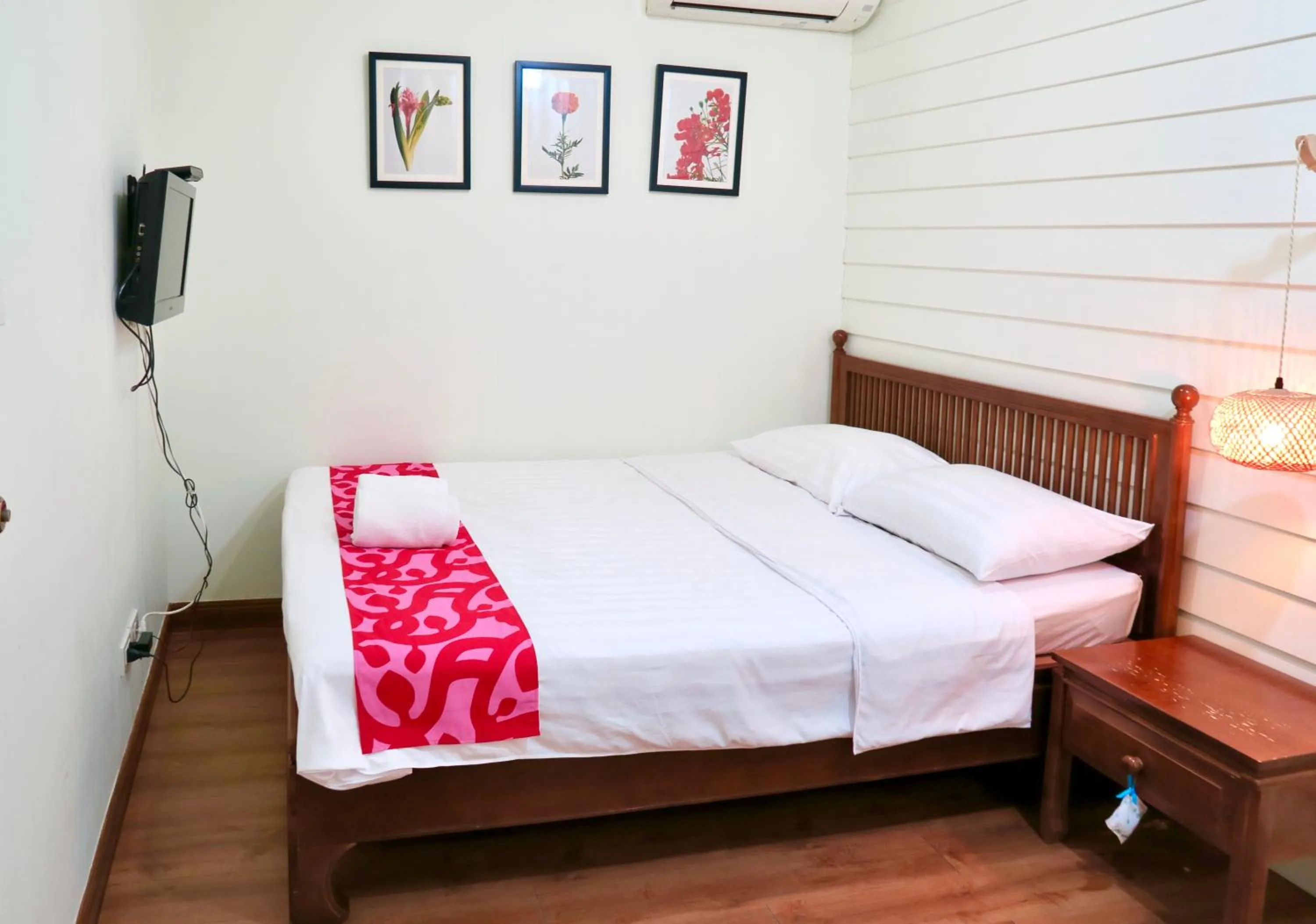 Bed in Les Fleurs Bangkok Hostel