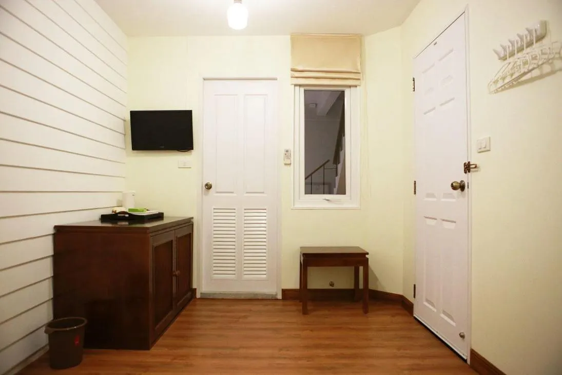 Decorative detail, TV/Entertainment Center in Tini Kati Hostel