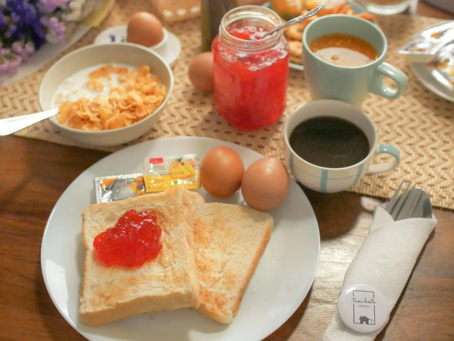 Breakfast in Tini Kati Hostel