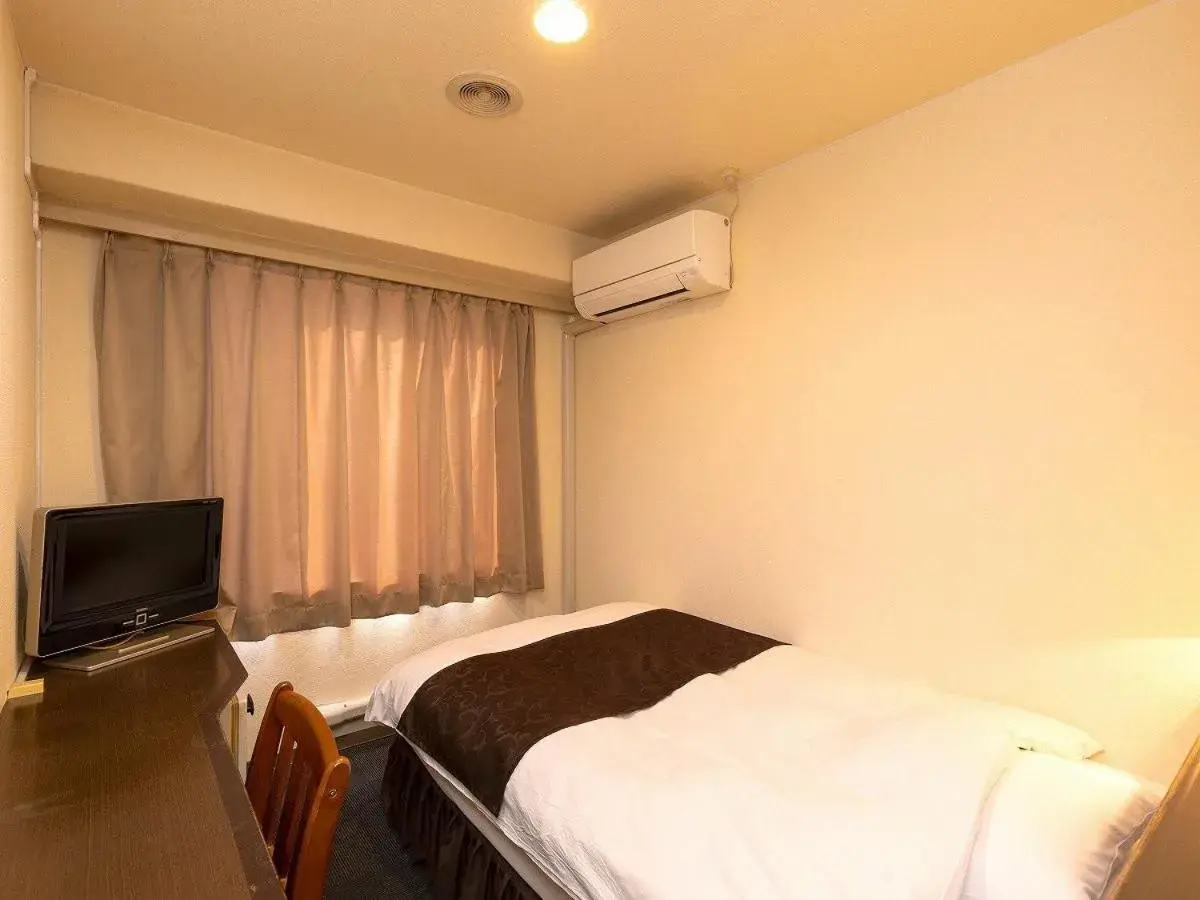 Single Room with Shared Bath - Smoking in New Gloria Oita Hotel Single Room with Shared Bath - Smoking in New Gloria Oita Hotel