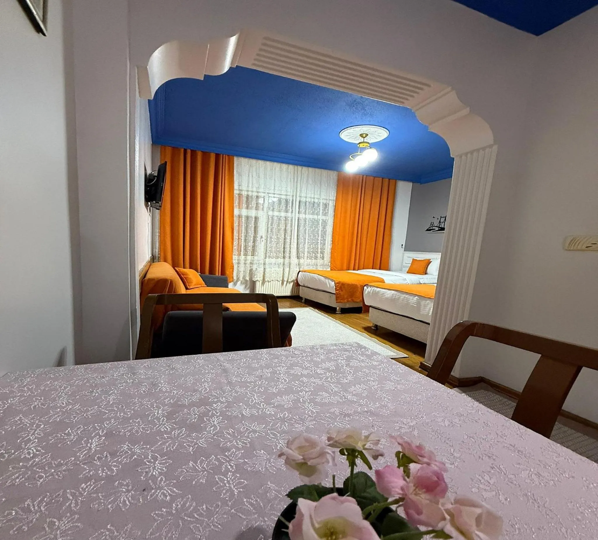 Dining area, Bed in Unique Suite Hotel