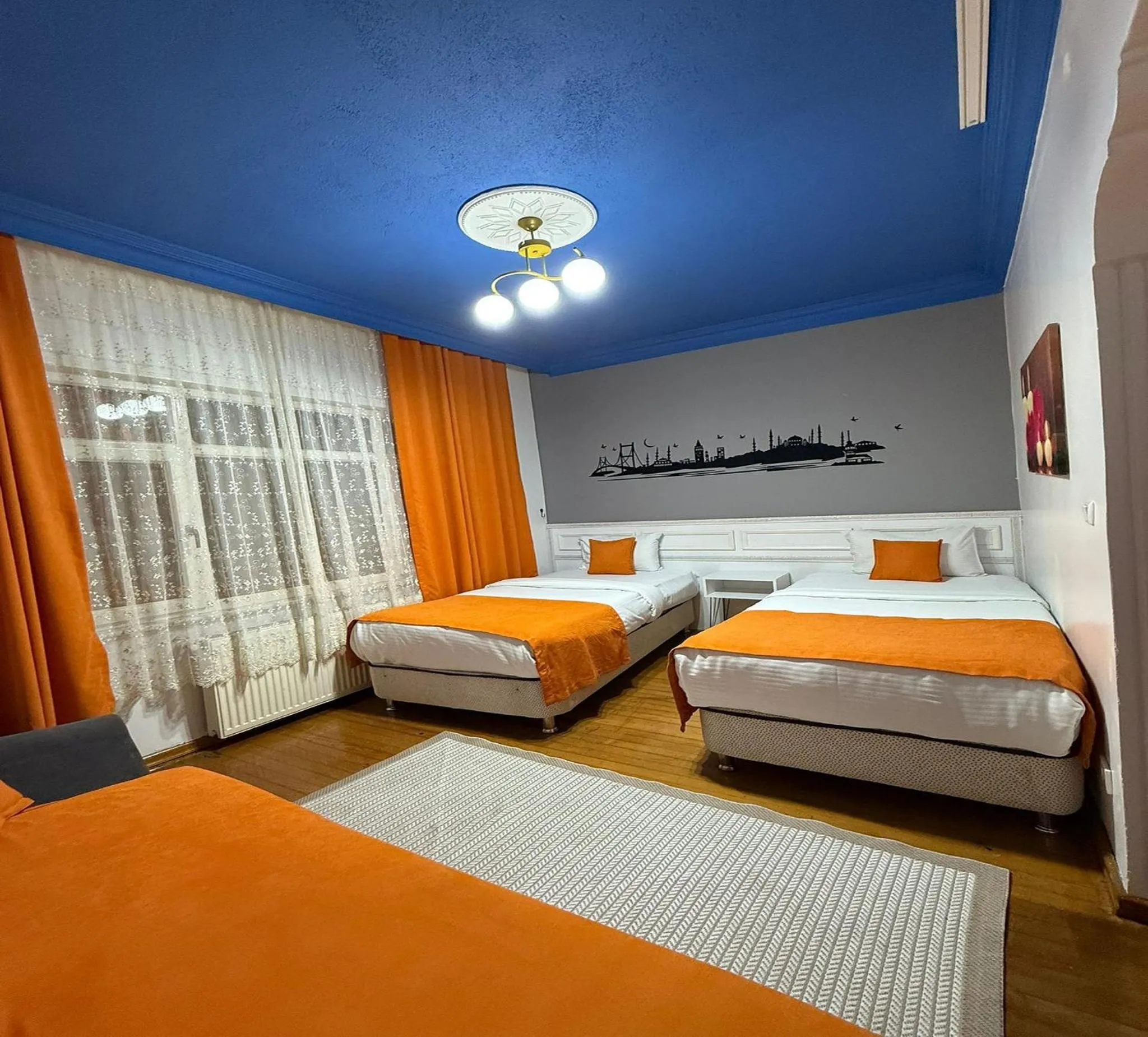 Photo of the whole room, Bed in Unique Suite Hotel