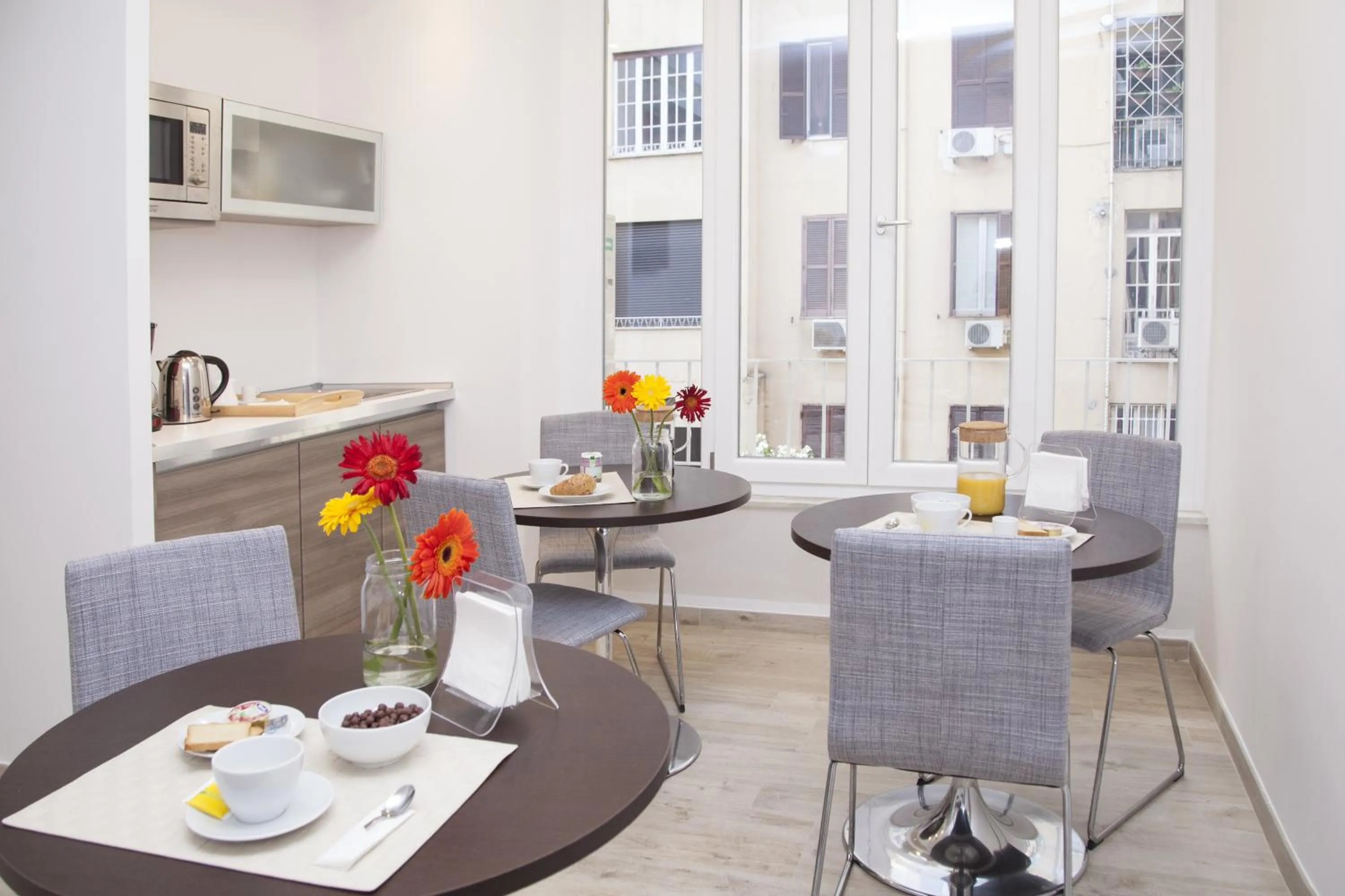 Coffee/tea facilities in Maison Maneli