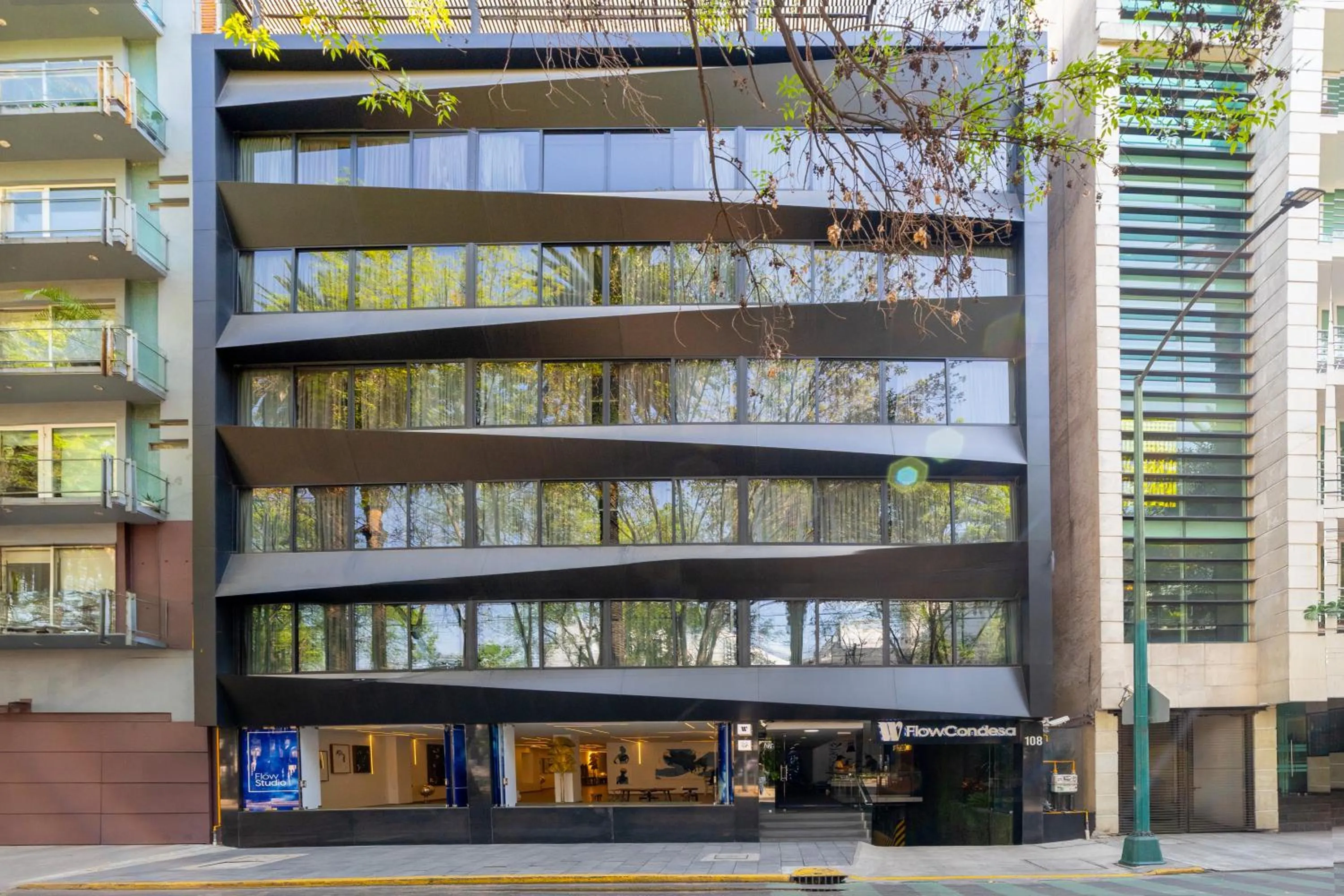 Flow Condesa - Adults Only