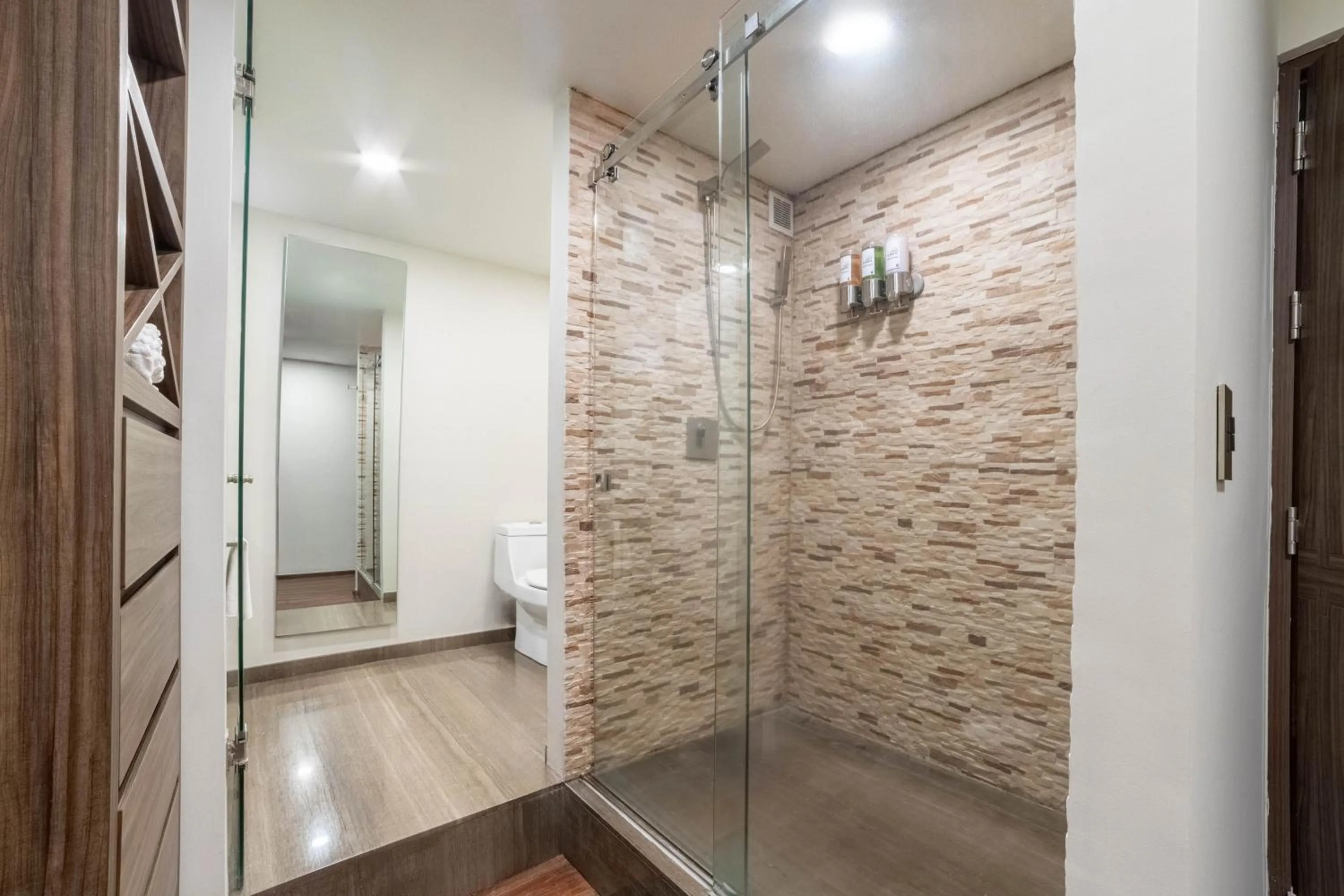 Flow Condesa - Adults Only