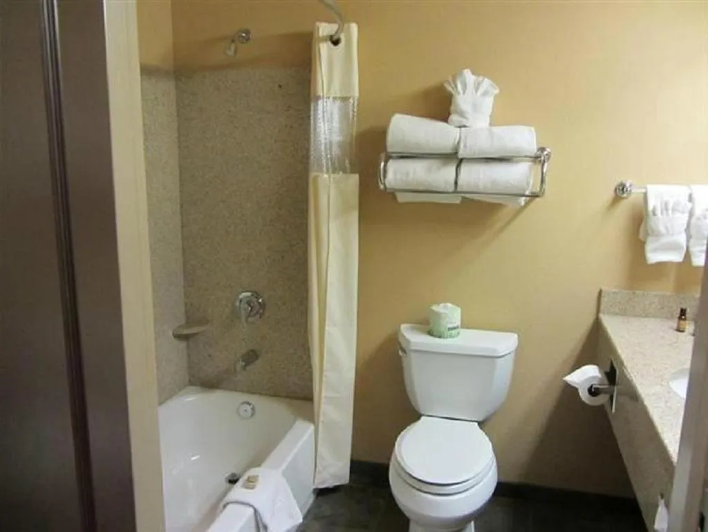 Bathroom in Moenkopi Legacy Inn & Suites