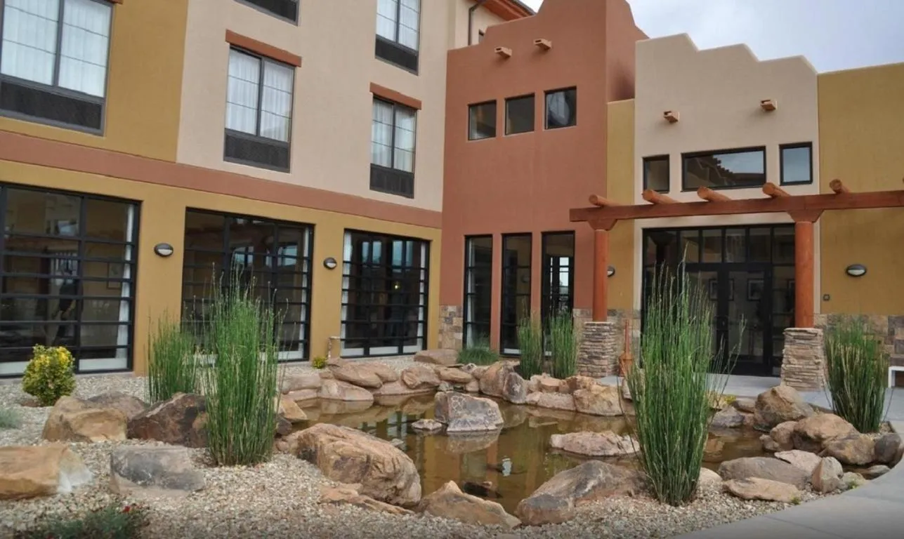 Property building in Moenkopi Legacy Inn & Suites