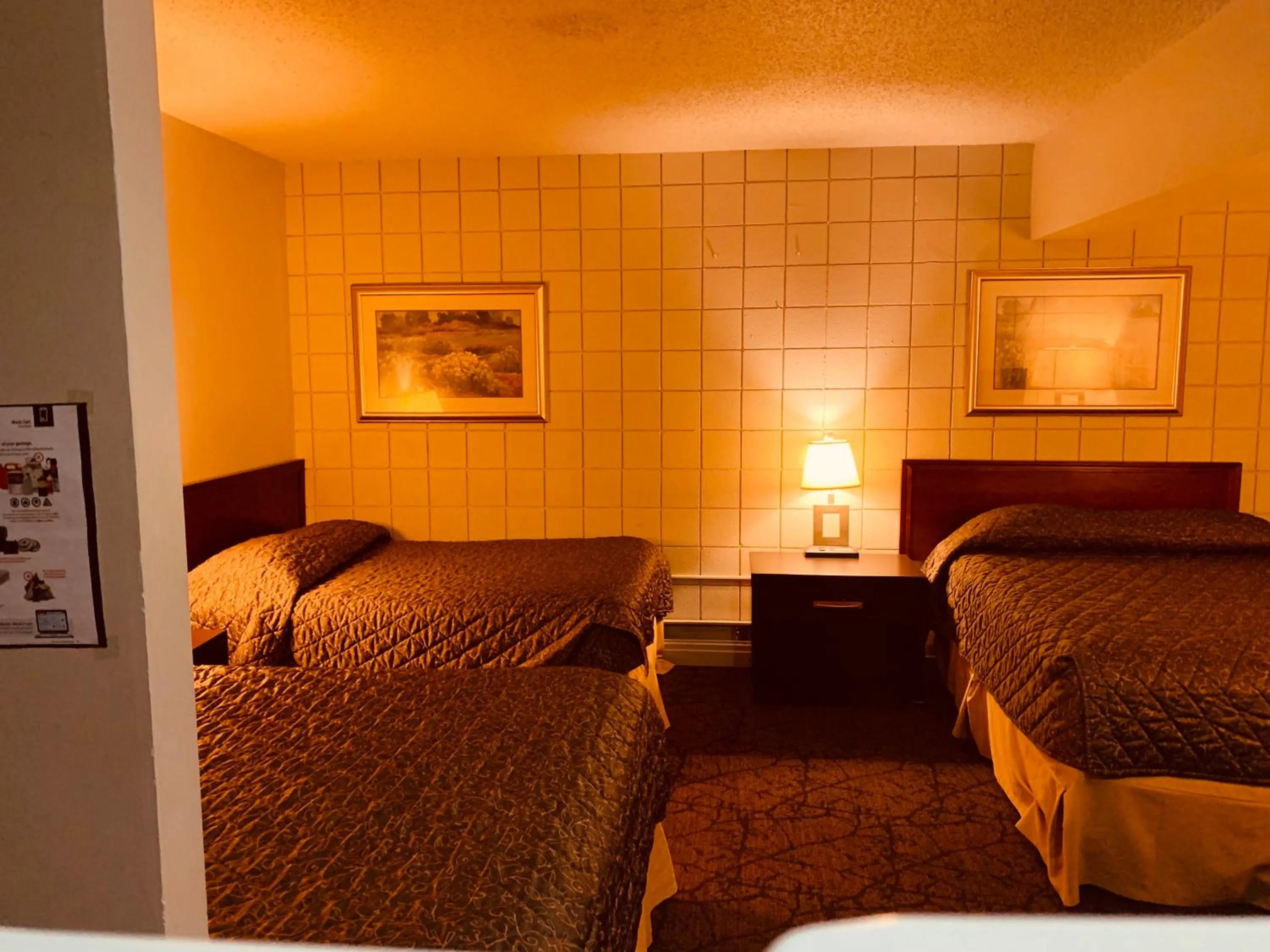 Bedroom, Bed in Red Carpet Inn & Suites