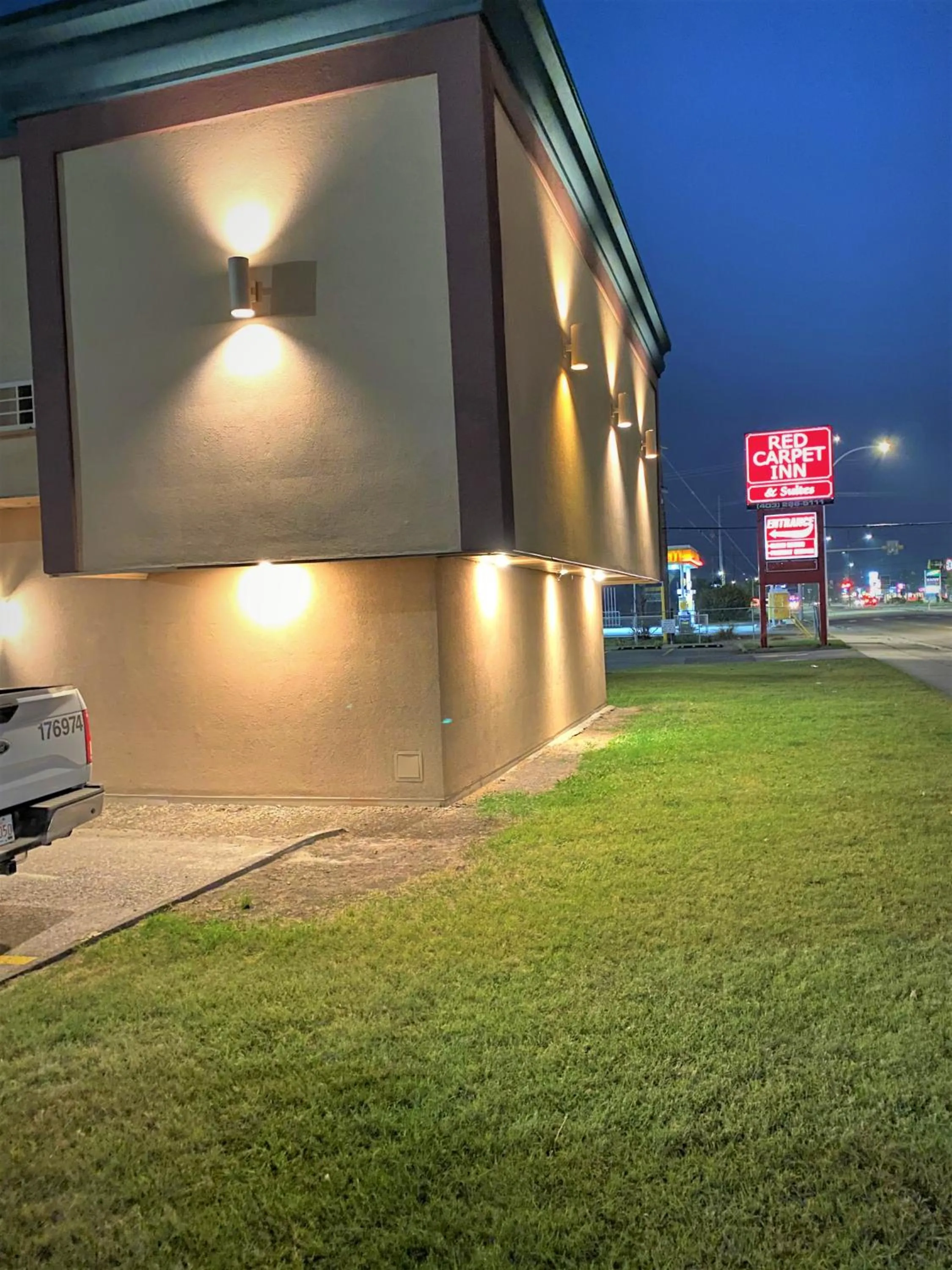 Garden in Red Carpet Inn & Suites