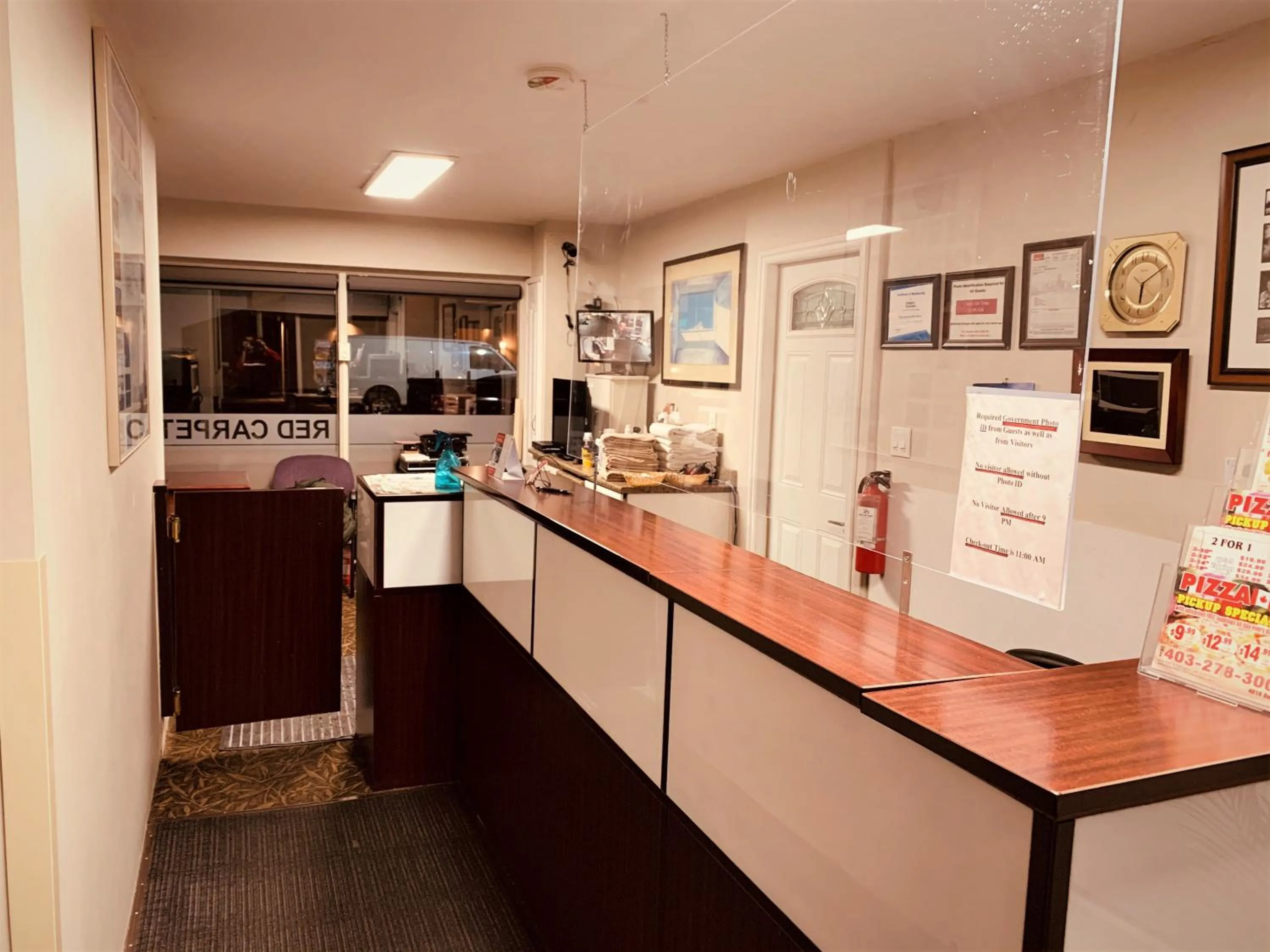 Lobby or reception in Red Carpet Inn & Suites