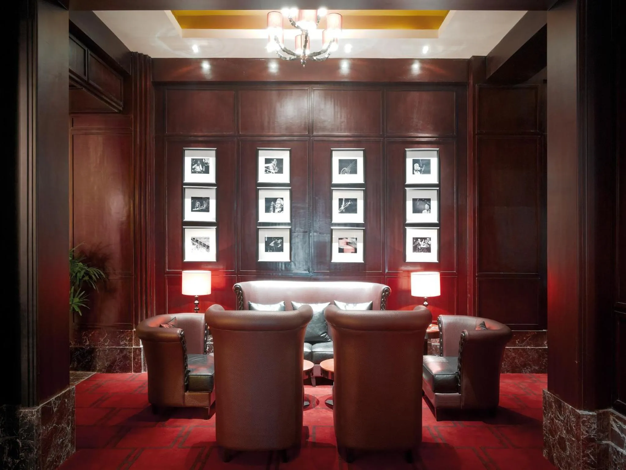 Lounge or bar in Optics Valley Kingdom Plaza Wuhan