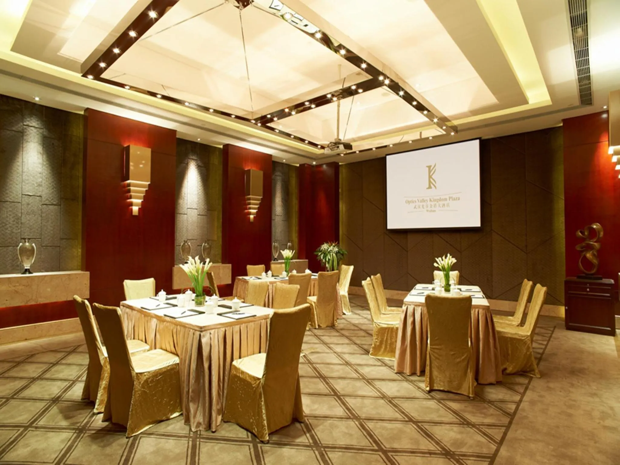 Banquet/Function facilities in Optics Valley Kingdom Plaza Wuhan