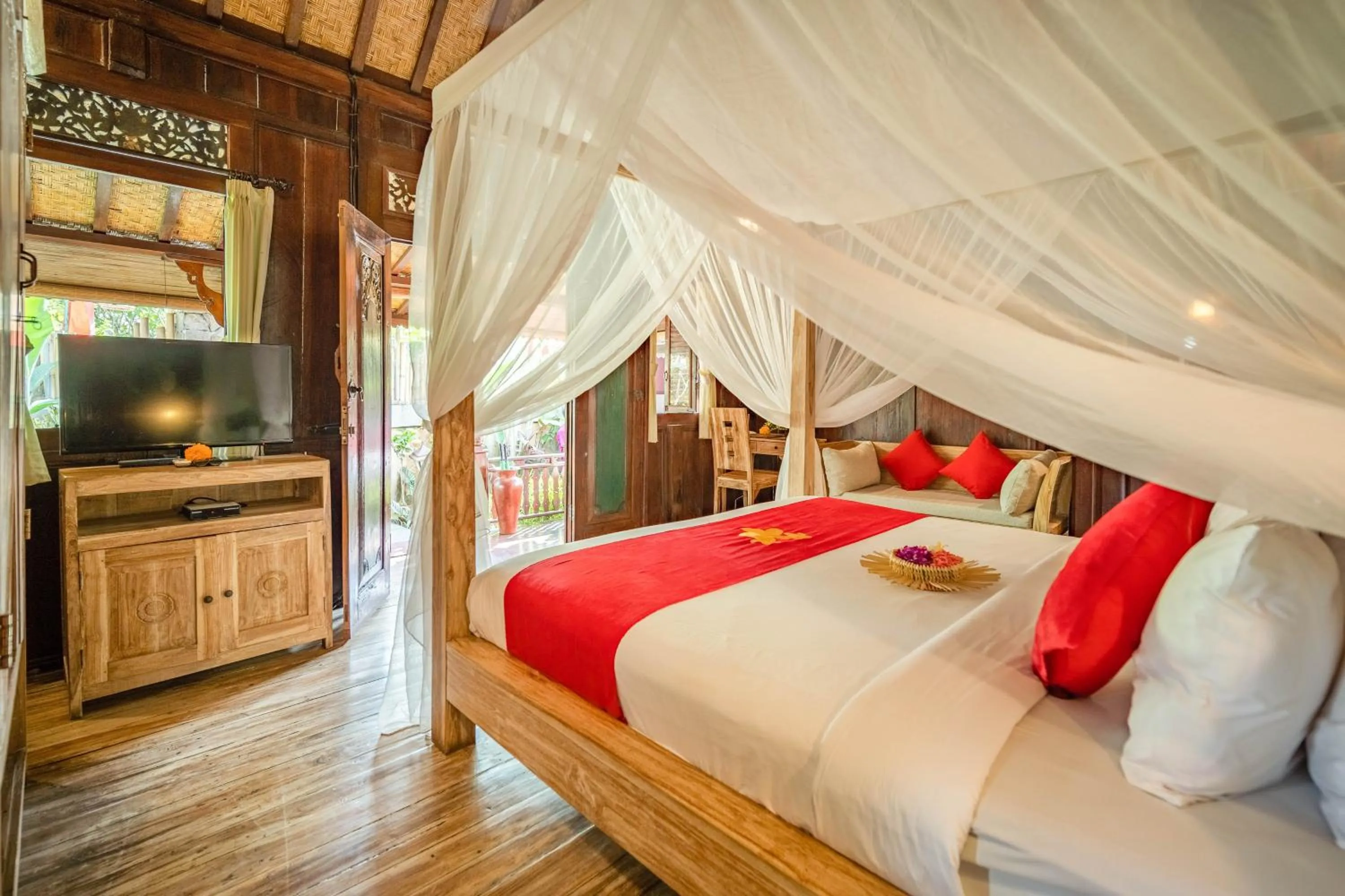 Bedroom, Bed in Villa Nini