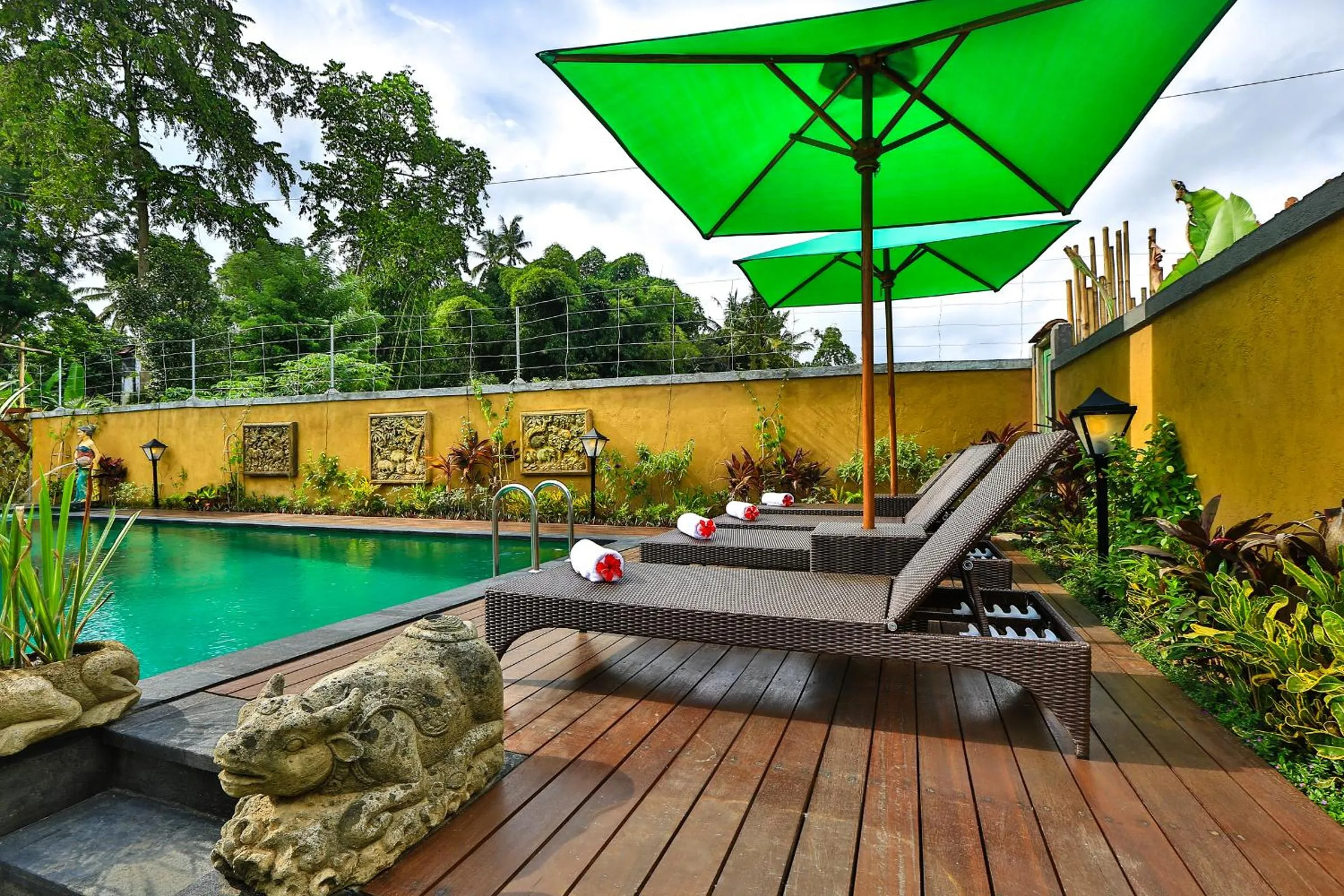 Swimming pool in Villa Nini