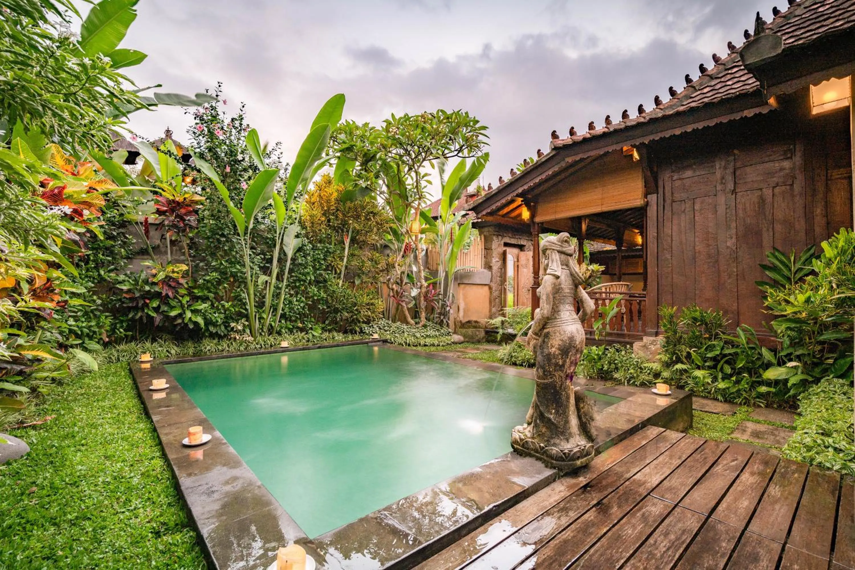 Swimming pool in Villa Nini