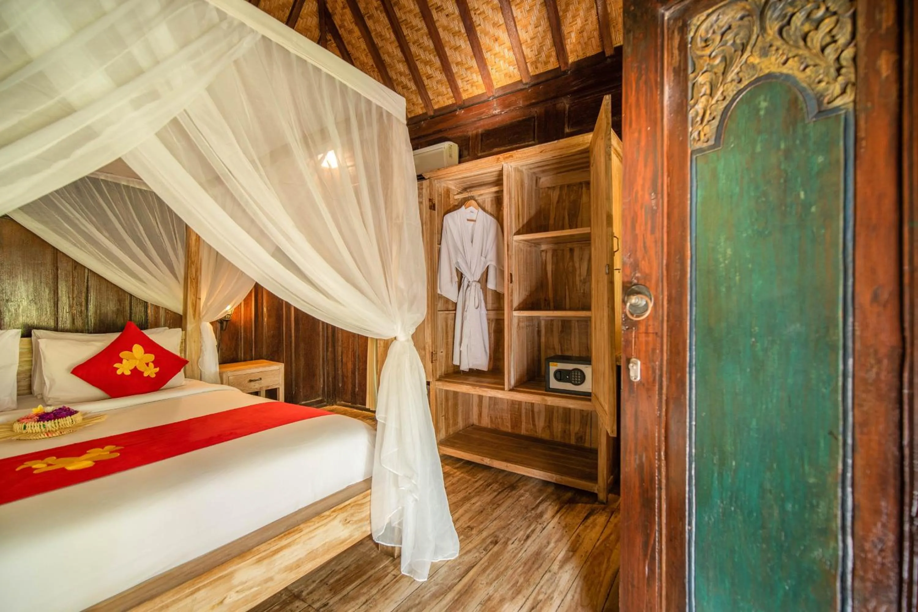 Bedroom, Bed in Villa Nini