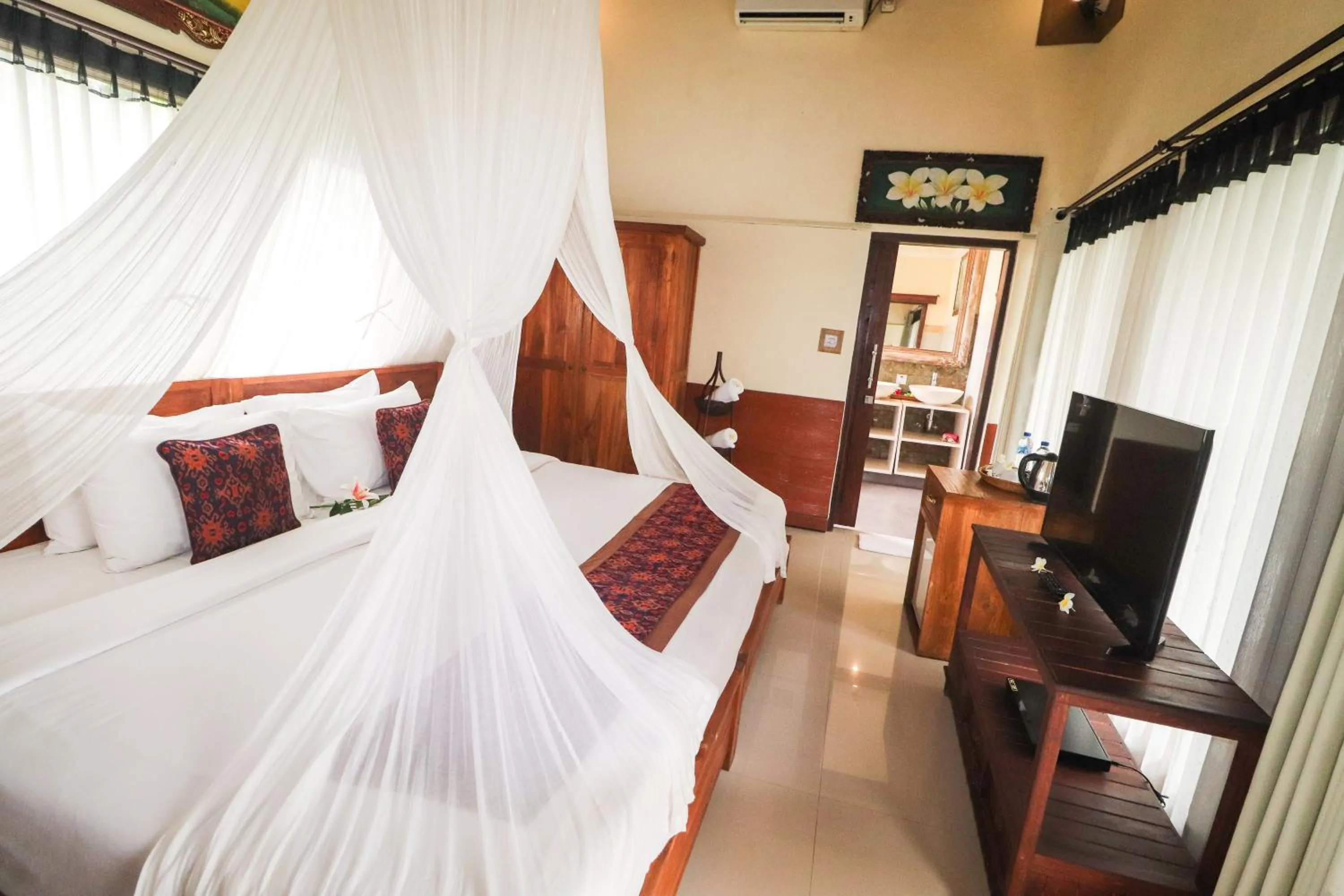 Photo of the whole room, Bed in Villa JJ and Spa Ubud