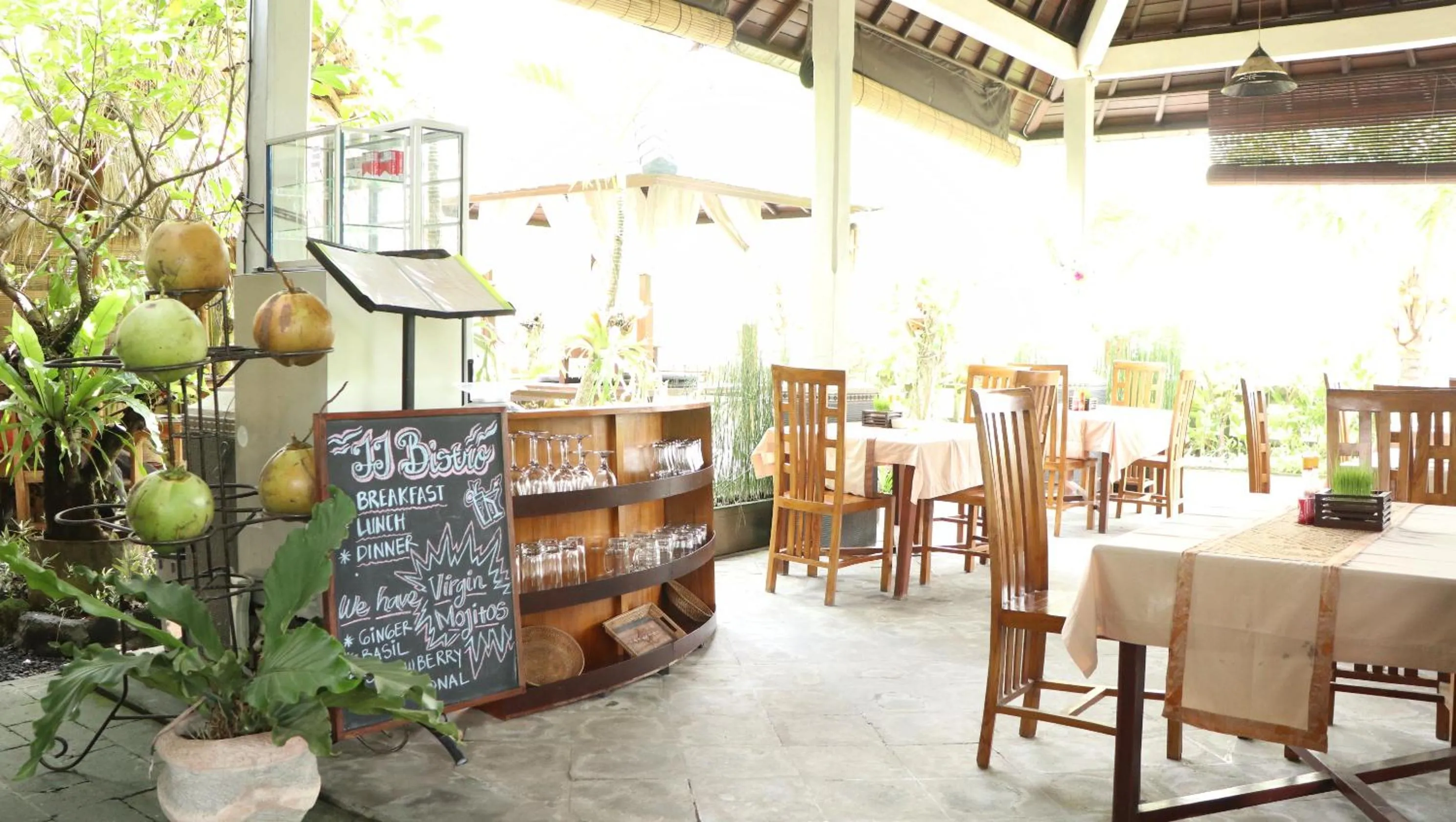 Restaurant/places to eat in Villa JJ and Spa Ubud