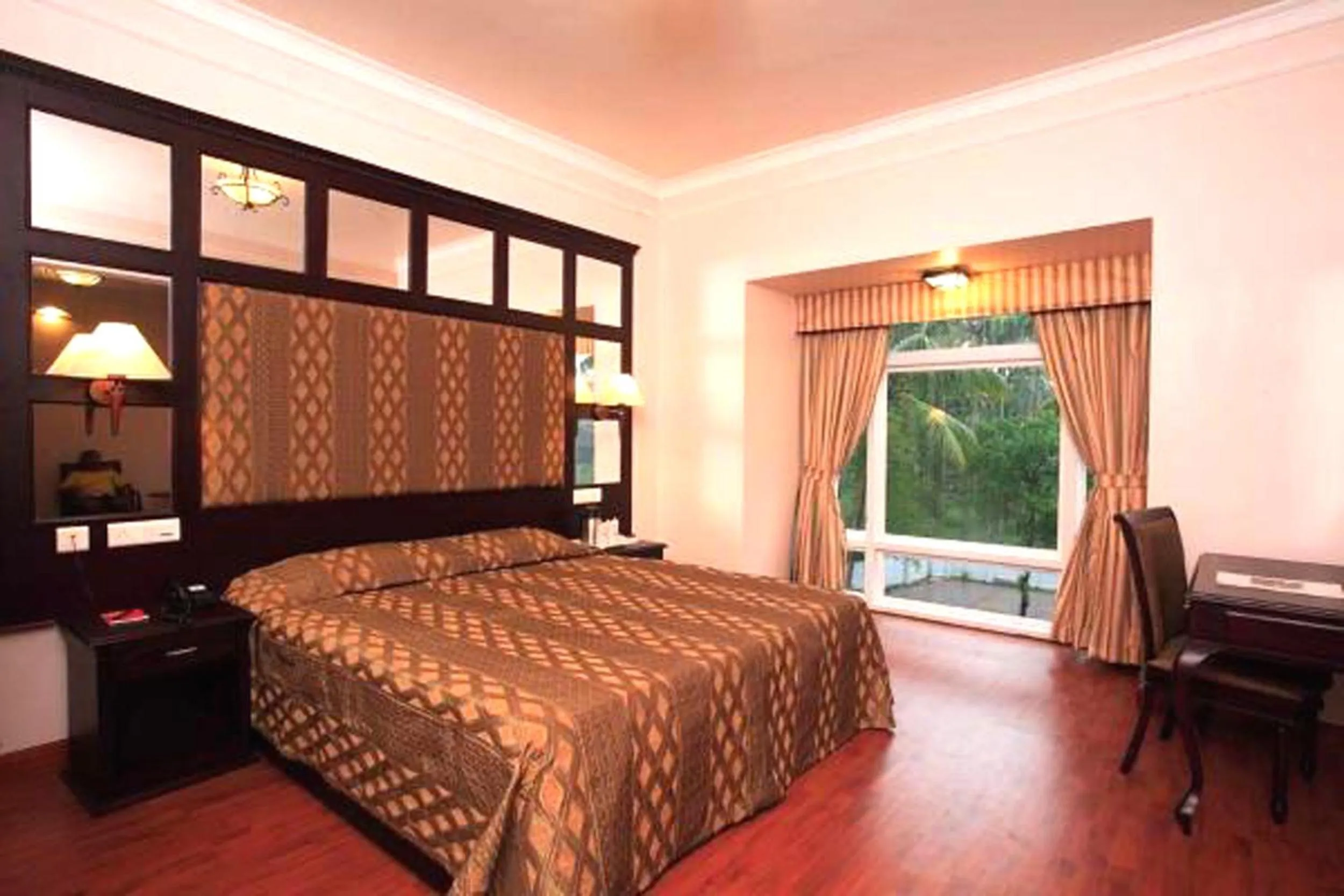 Bedroom, Bed in Holiday Hotel