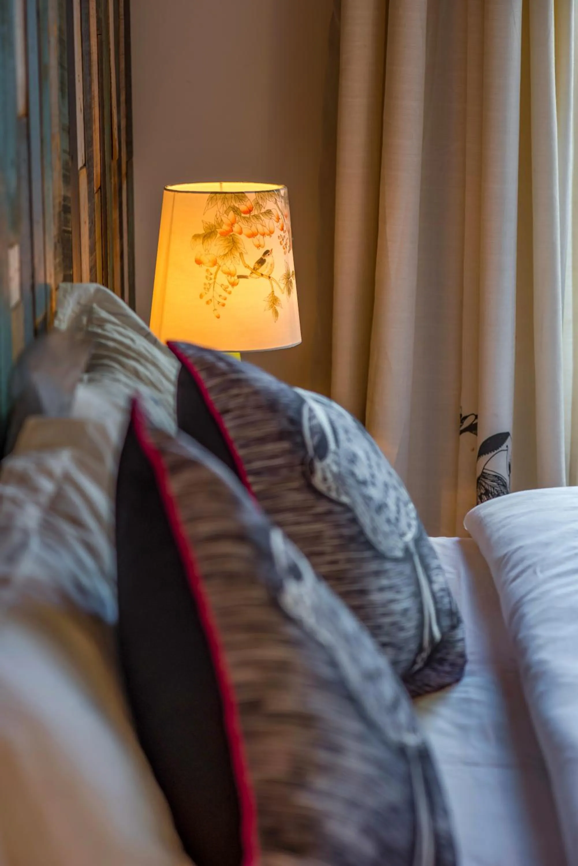 Bed in Baisha Flamingo Hotel