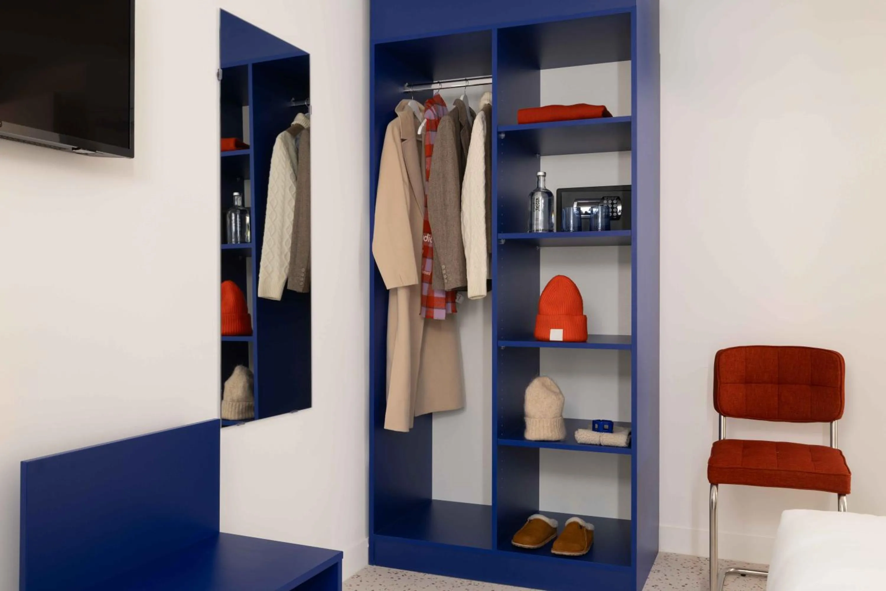 wardrobe in Seb & Co