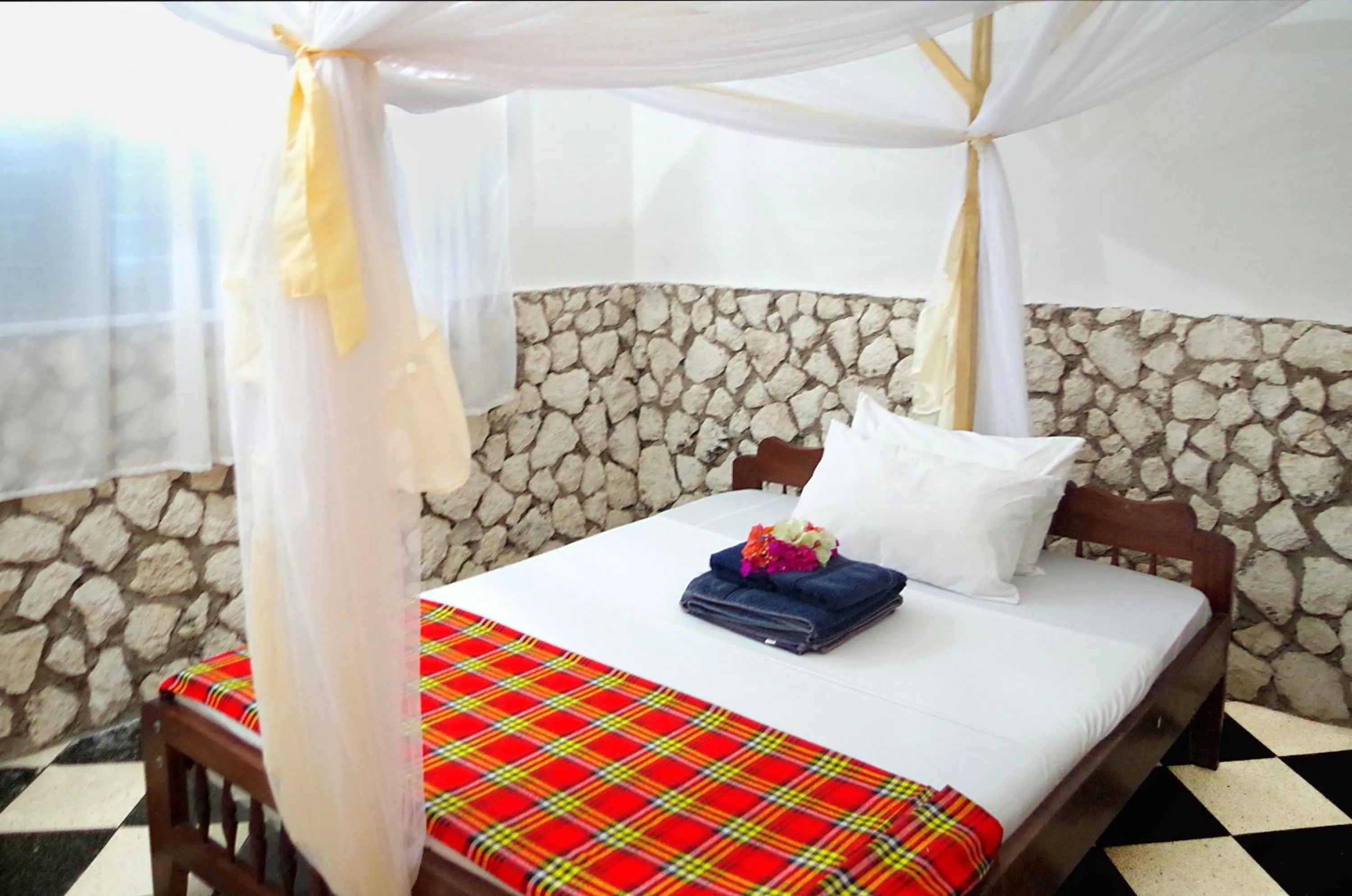 Photo of the whole room, Bed in Kimte Beach Lodge