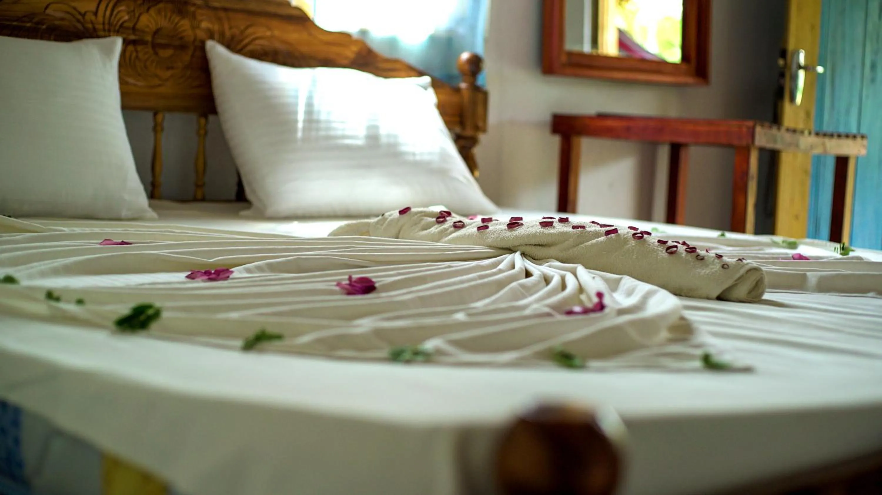 Bed in De Silva Wind Resort Kalpitiya - Kitesurfing School Sri Lanka