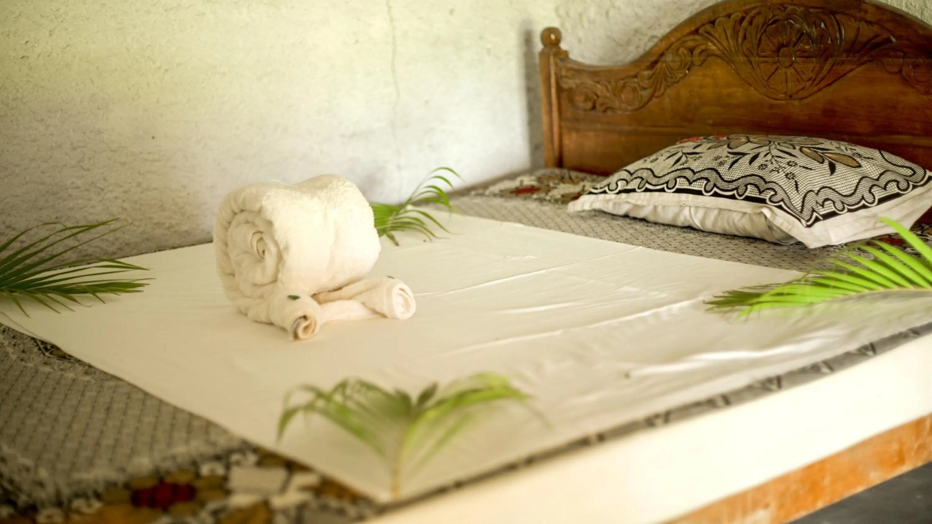 Bed in De Silva Wind Resort Kalpitiya - Kitesurfing School Sri Lanka