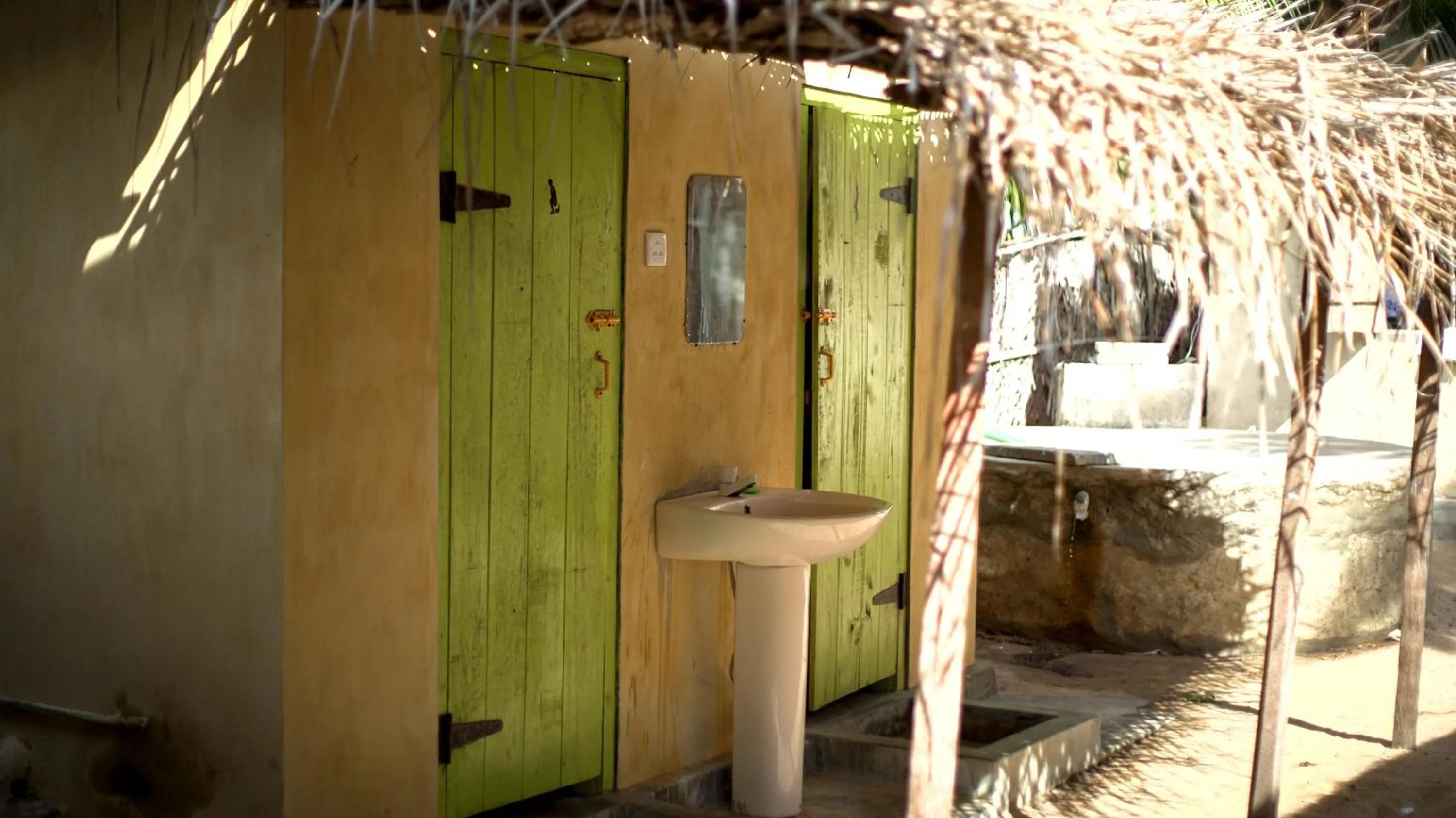 Toilet in De Silva Wind Resort Kalpitiya - Kitesurfing School Sri Lanka