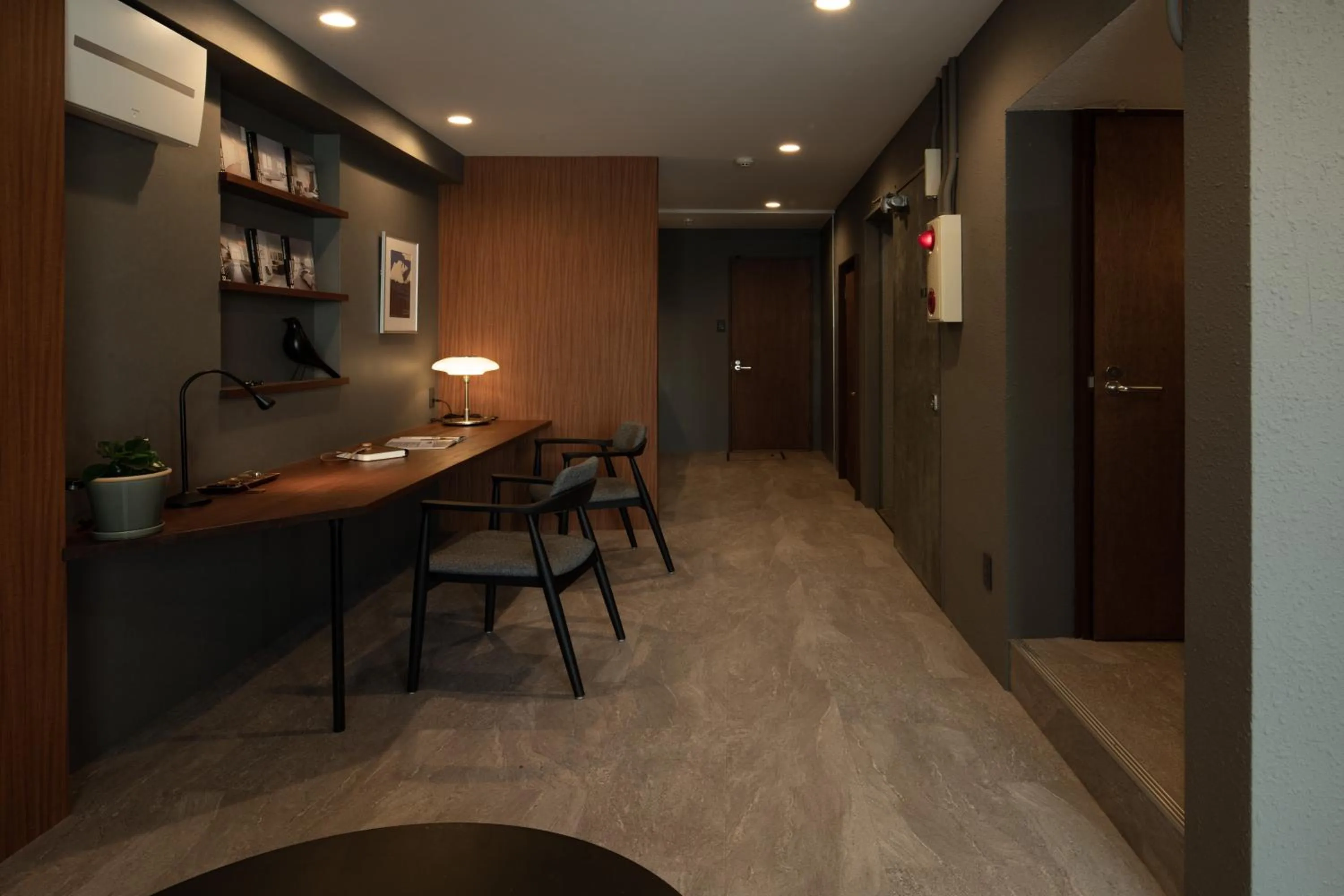 Photo of the whole room in Good Neighbors