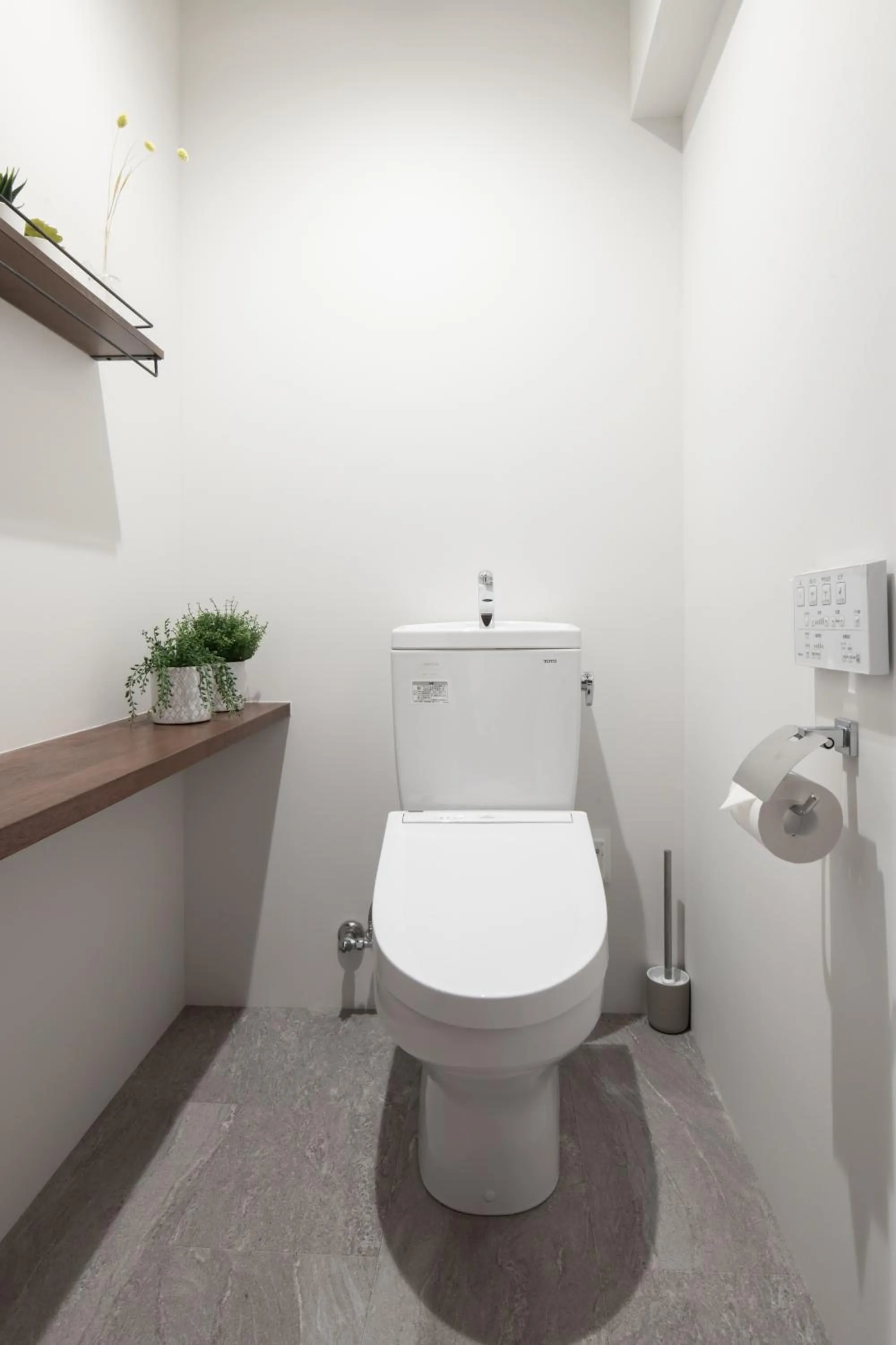 Toilet in Good Neighbors