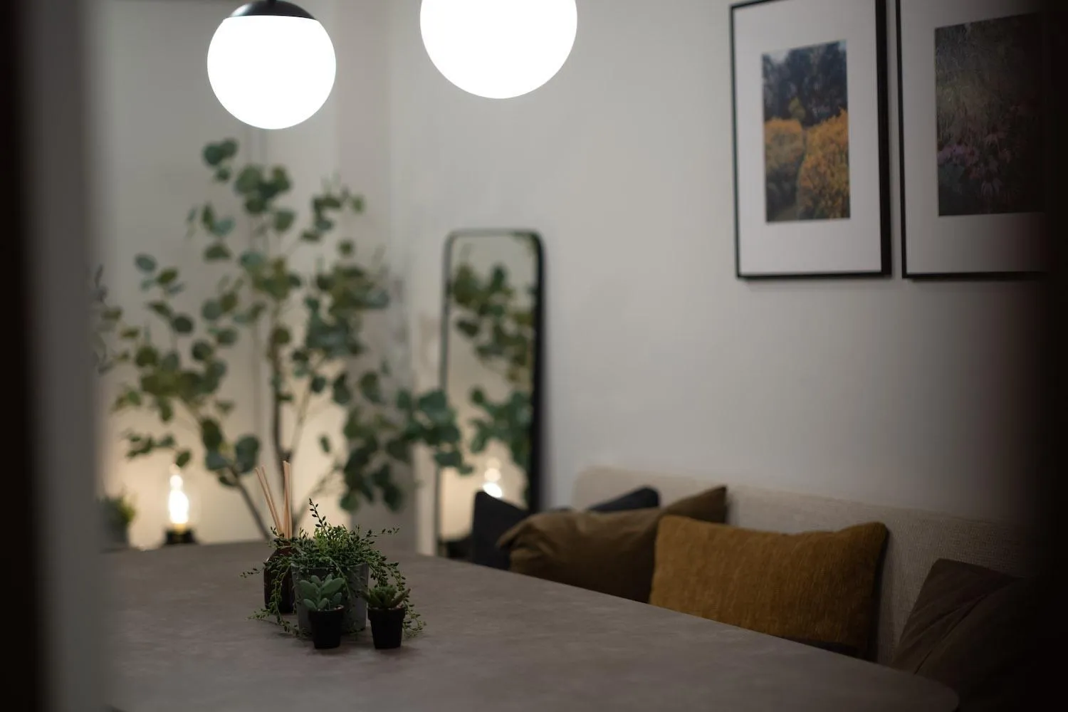 Dining area in Good Neighbors