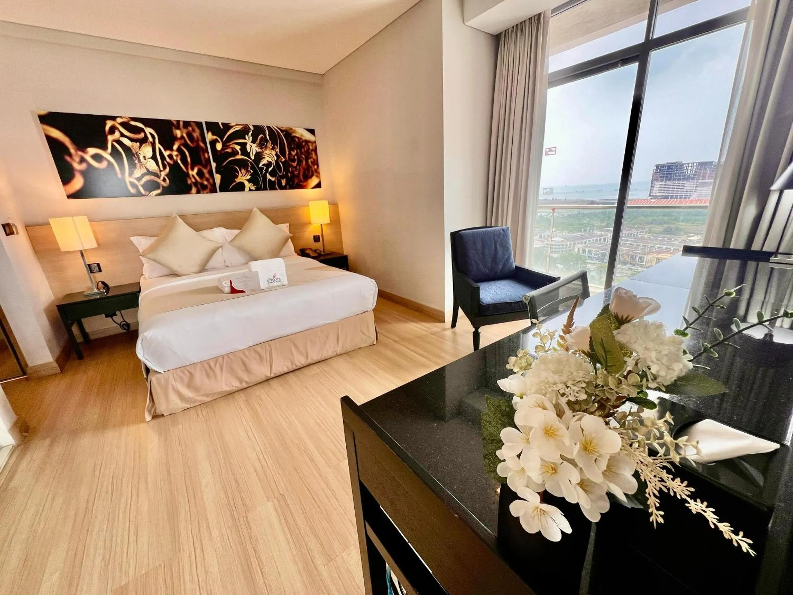 Bed in ASIA MELAKA HOTEL managed by The Straits Hotel & Suites 马六甲亚逸酒店