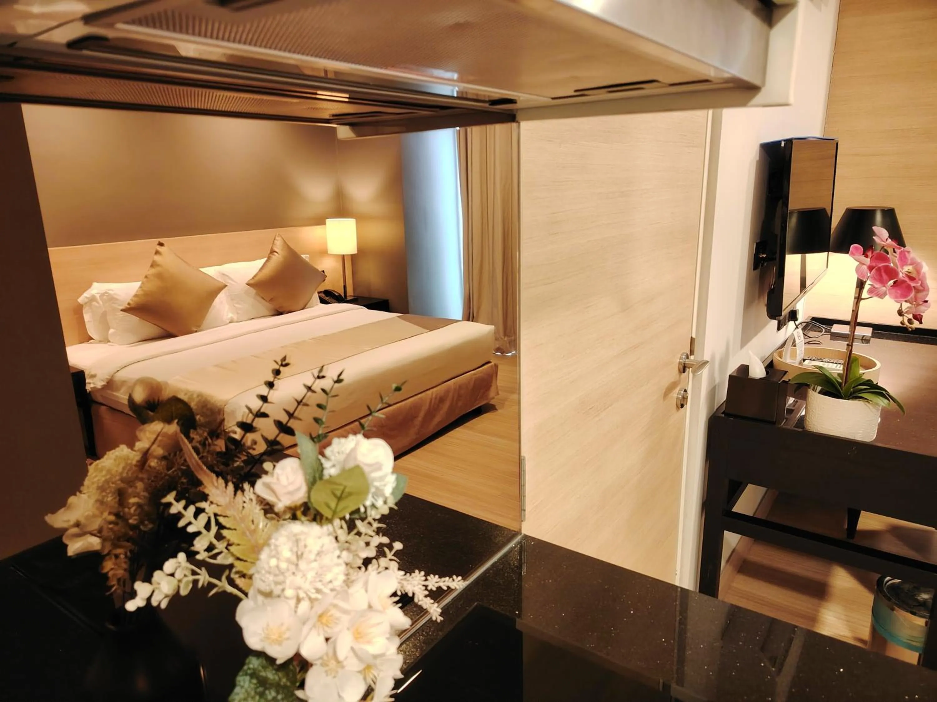 View (from property/room), Bed in ASIA MELAKA HOTEL managed by The Straits Hotel & Suites 马六甲亚逸酒店