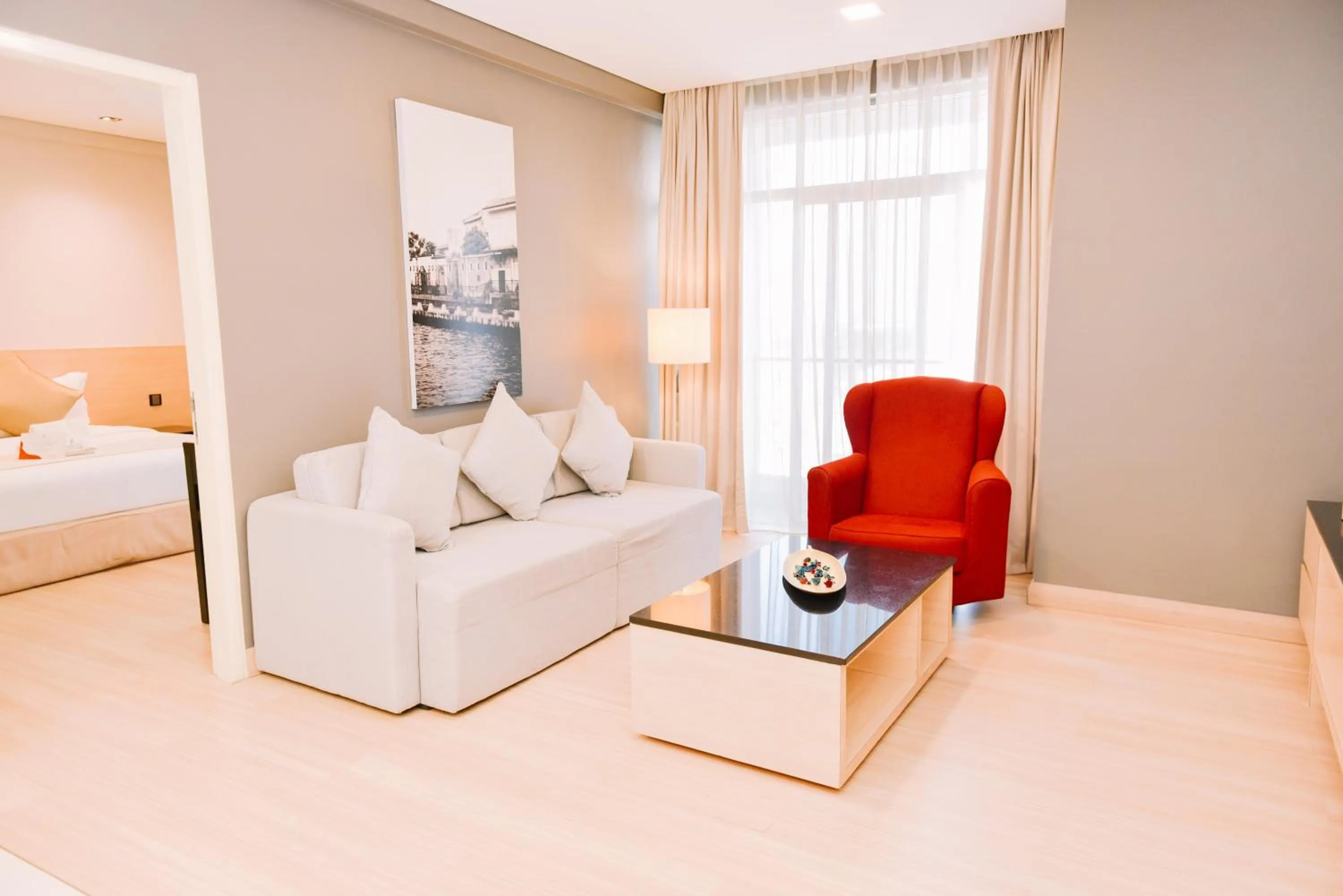 Living room, Bed in ASIA MELAKA HOTEL managed by The Straits Hotel & Suites 马六甲亚逸酒店