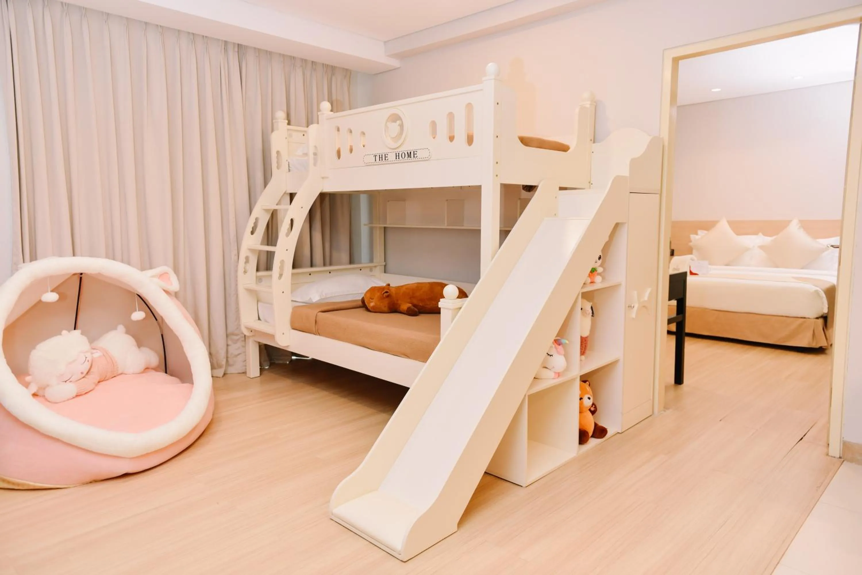 Photo of the whole room, Bed in ASIA MELAKA HOTEL managed by The Straits Hotel & Suites 马六甲亚逸酒店