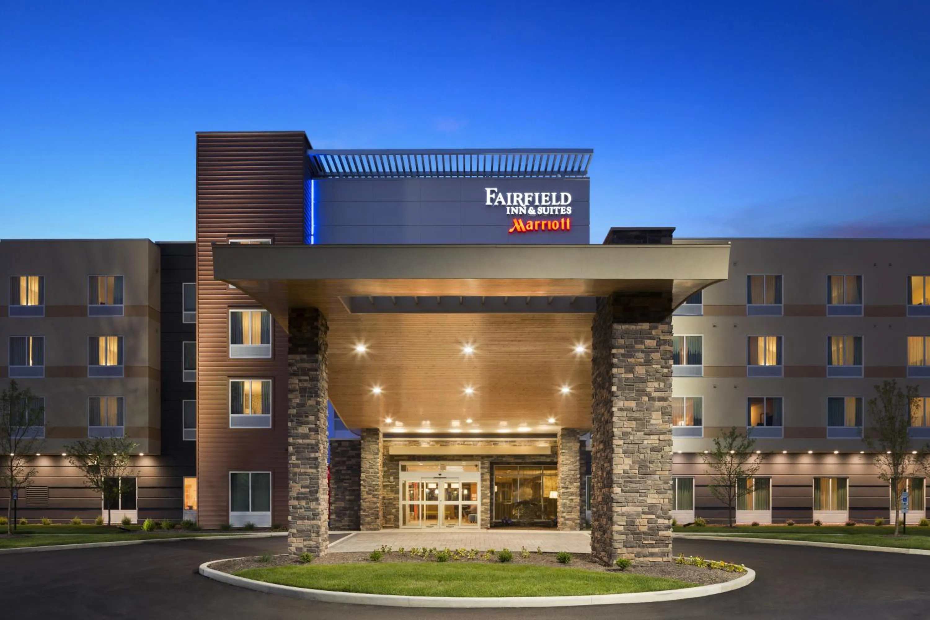 Property building in Fairfield Inn & Suites by Marriott Akron Fairlawn