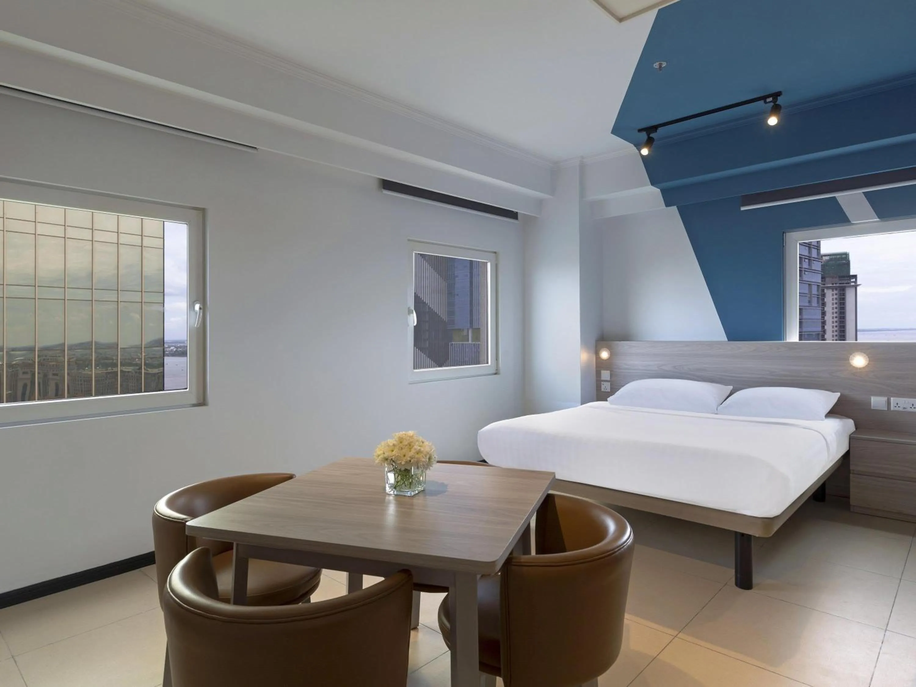 Bedroom, Bed in ibis budget Phnom Penh Riverside