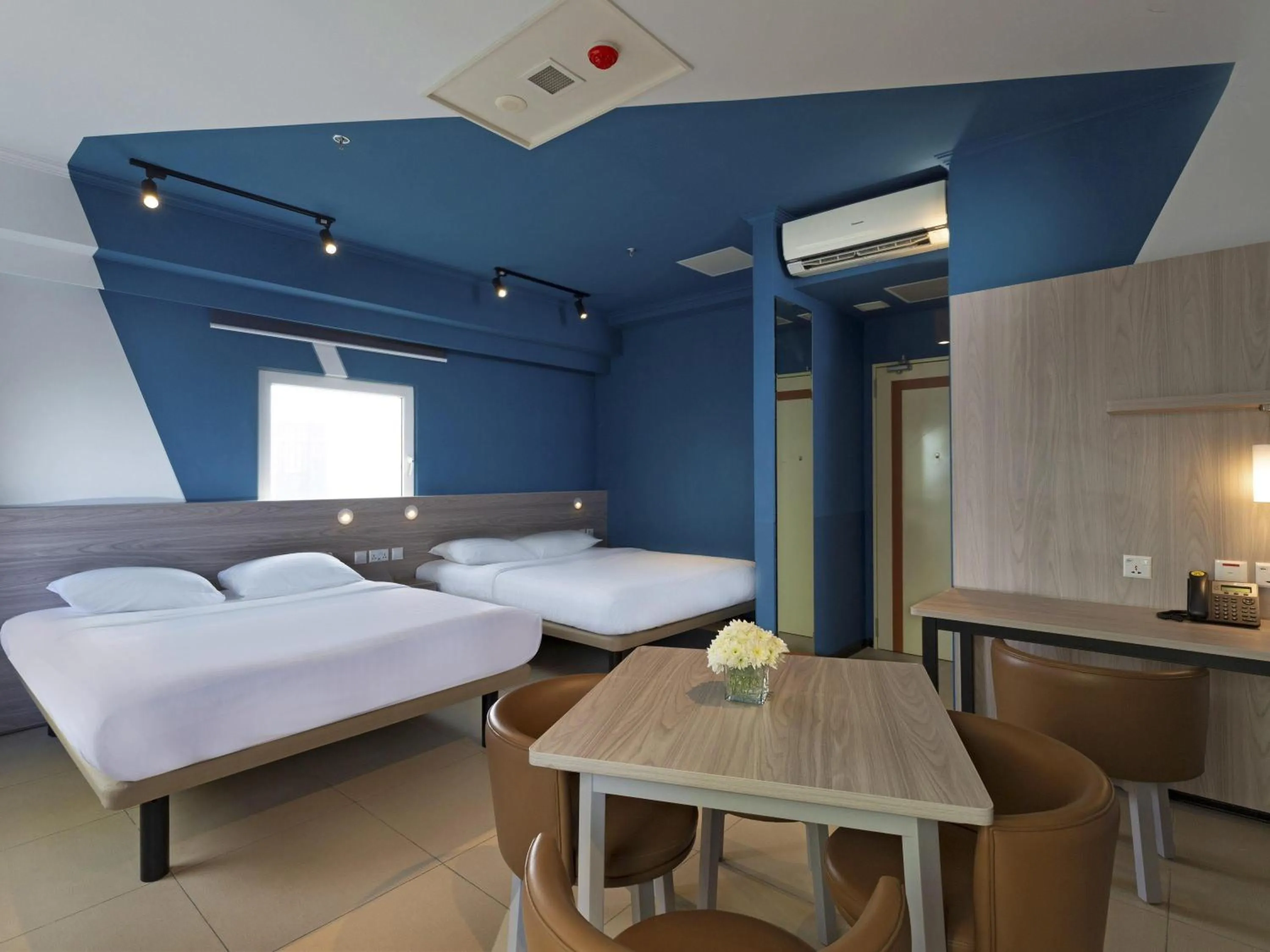 Bedroom, Bed in ibis budget Phnom Penh Riverside