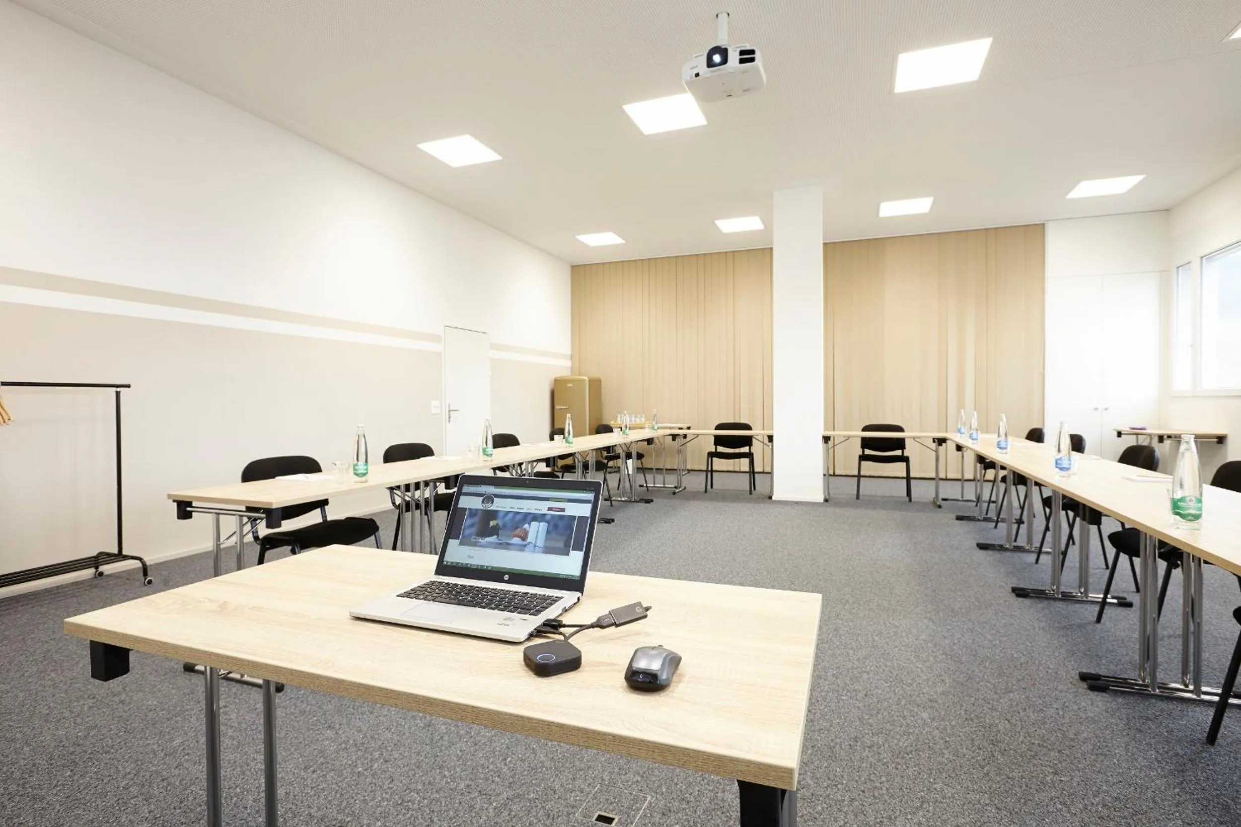 Meeting/conference room in B&B Hotel Peter und Paul