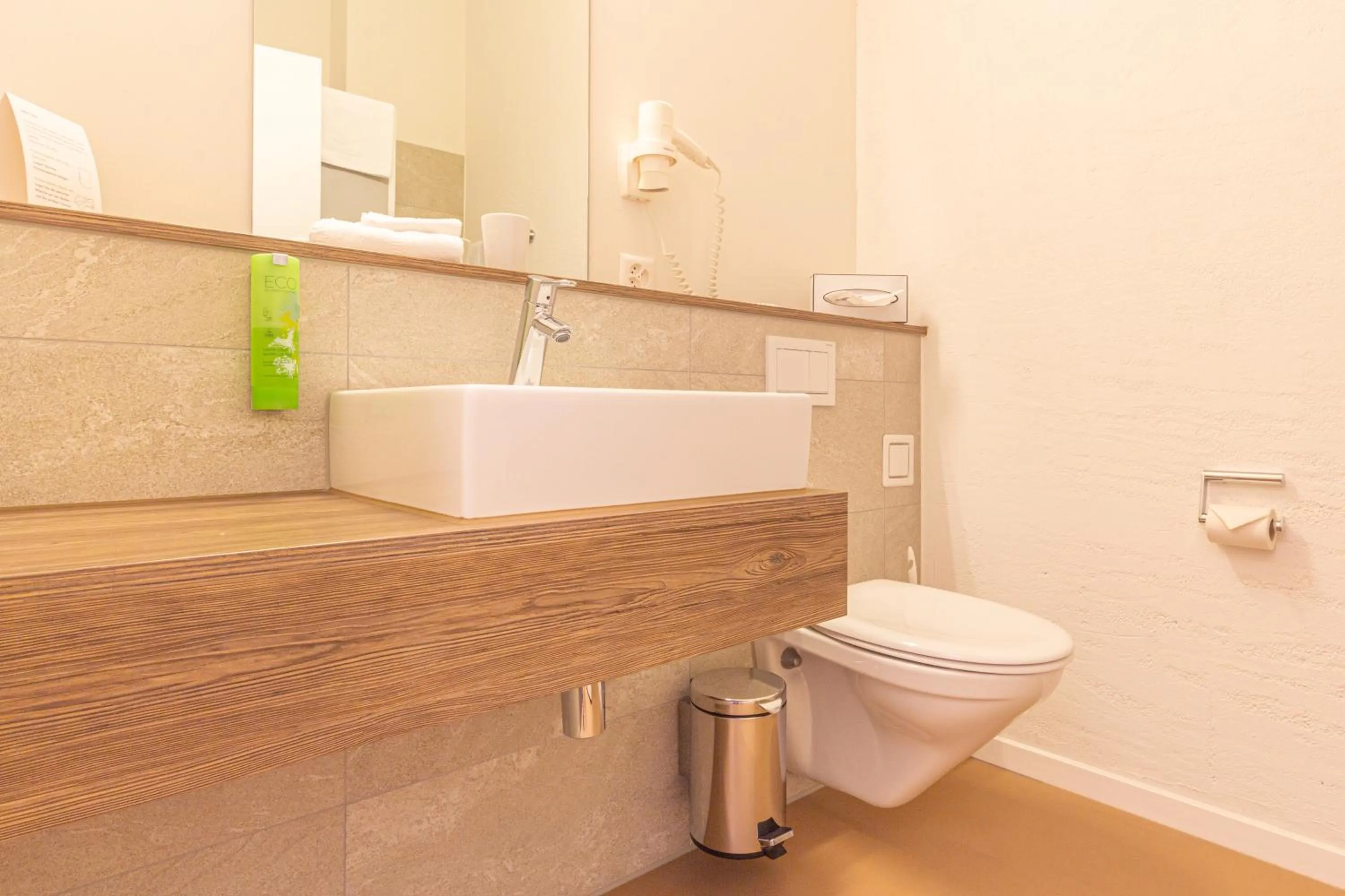 Shower in B&B Hotel Peter und Paul