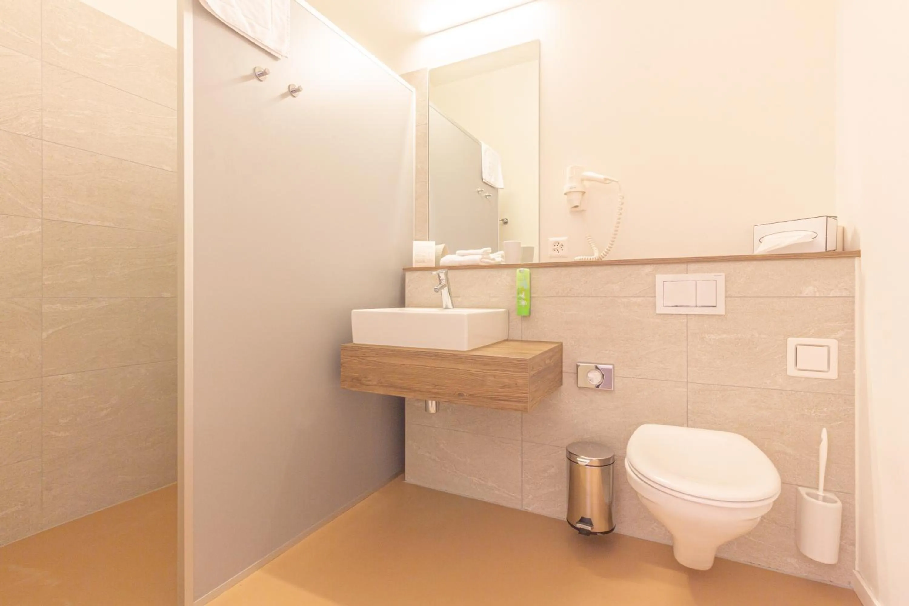 Bathroom in B&B Hotel Peter und Paul