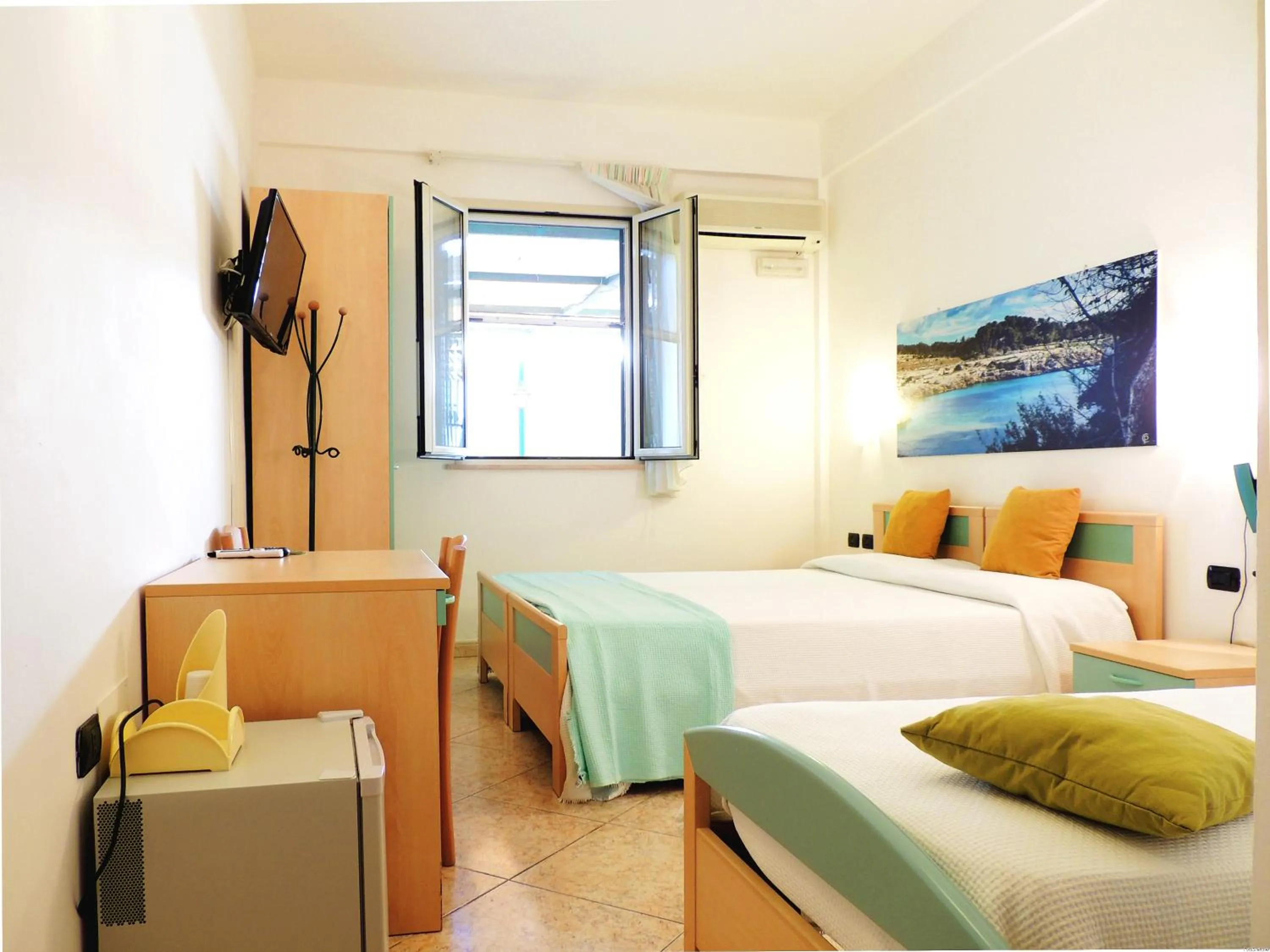 Photo of the whole room, Bed in Hotel Porto Badisco