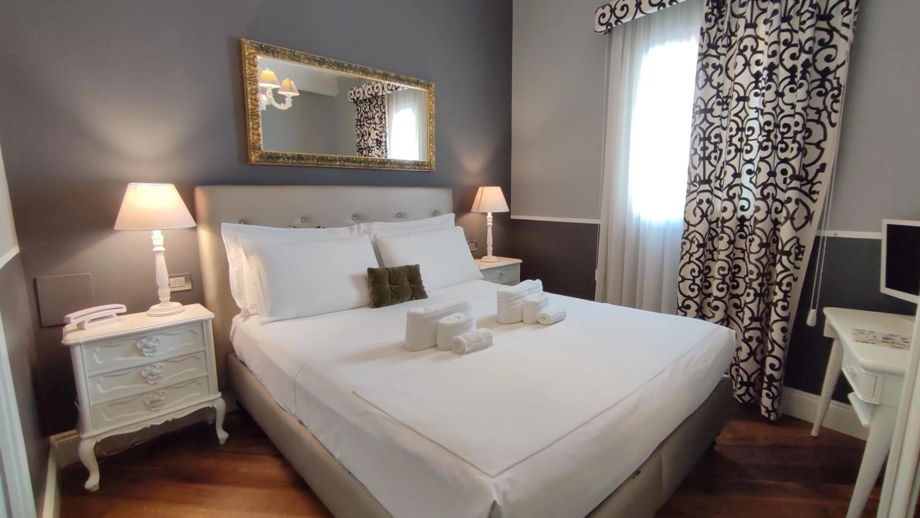 Bed in Dimora Bellini - Residenza d'Epoca