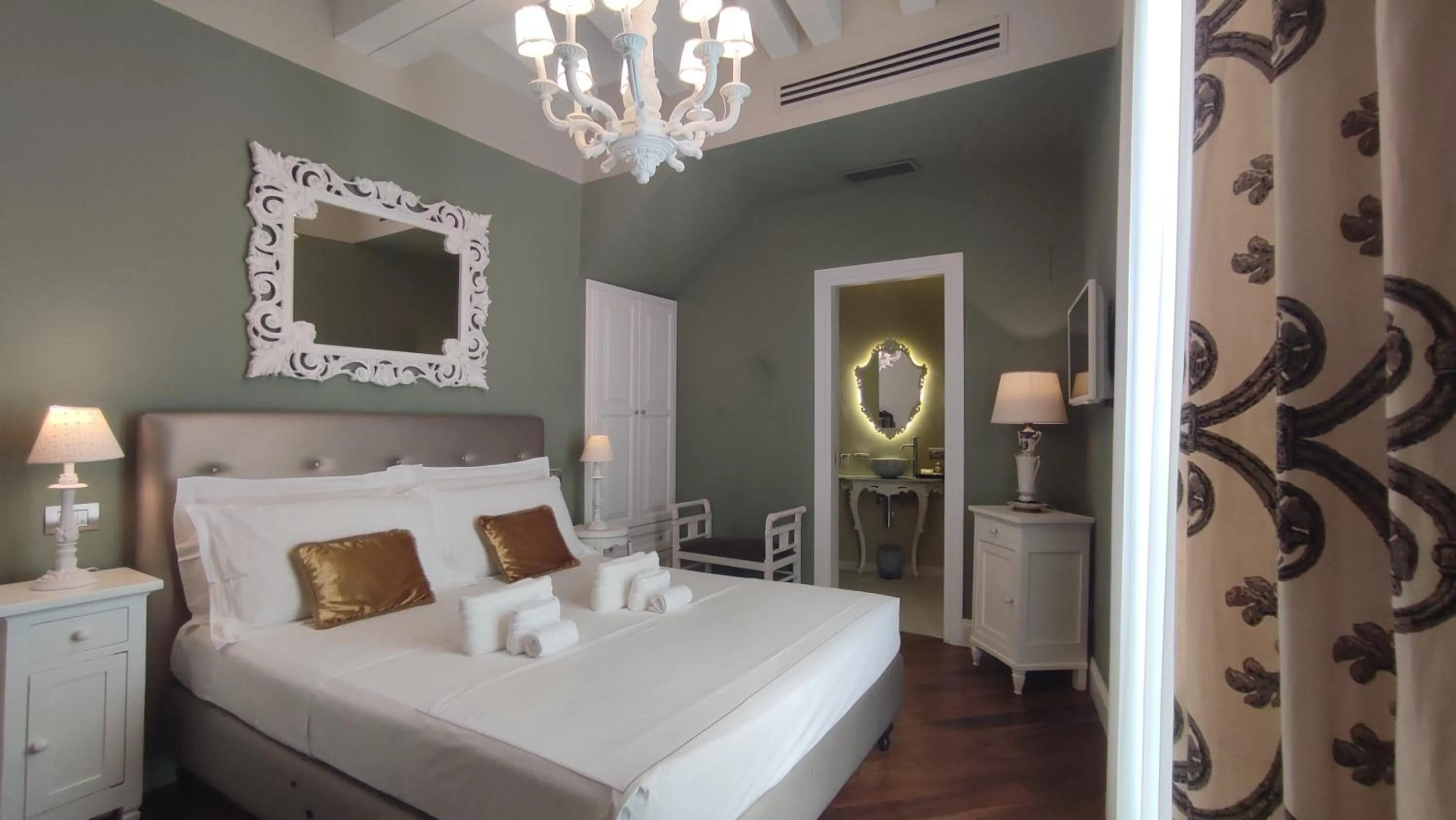 Bed in Dimora Bellini - Residenza d'Epoca